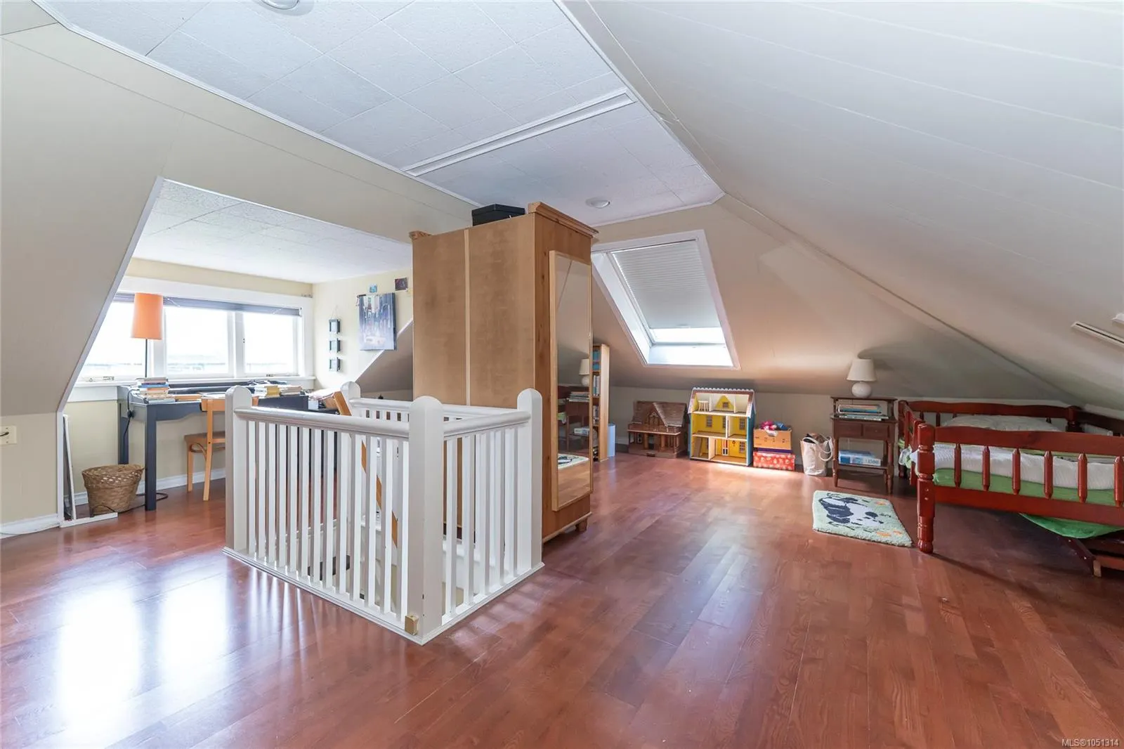 1377 Rockland Ave