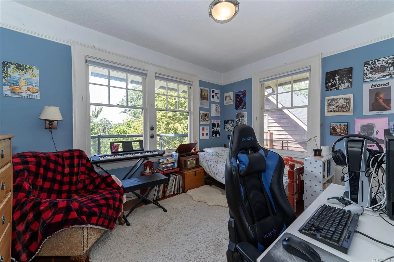 1377 Rockland Ave
