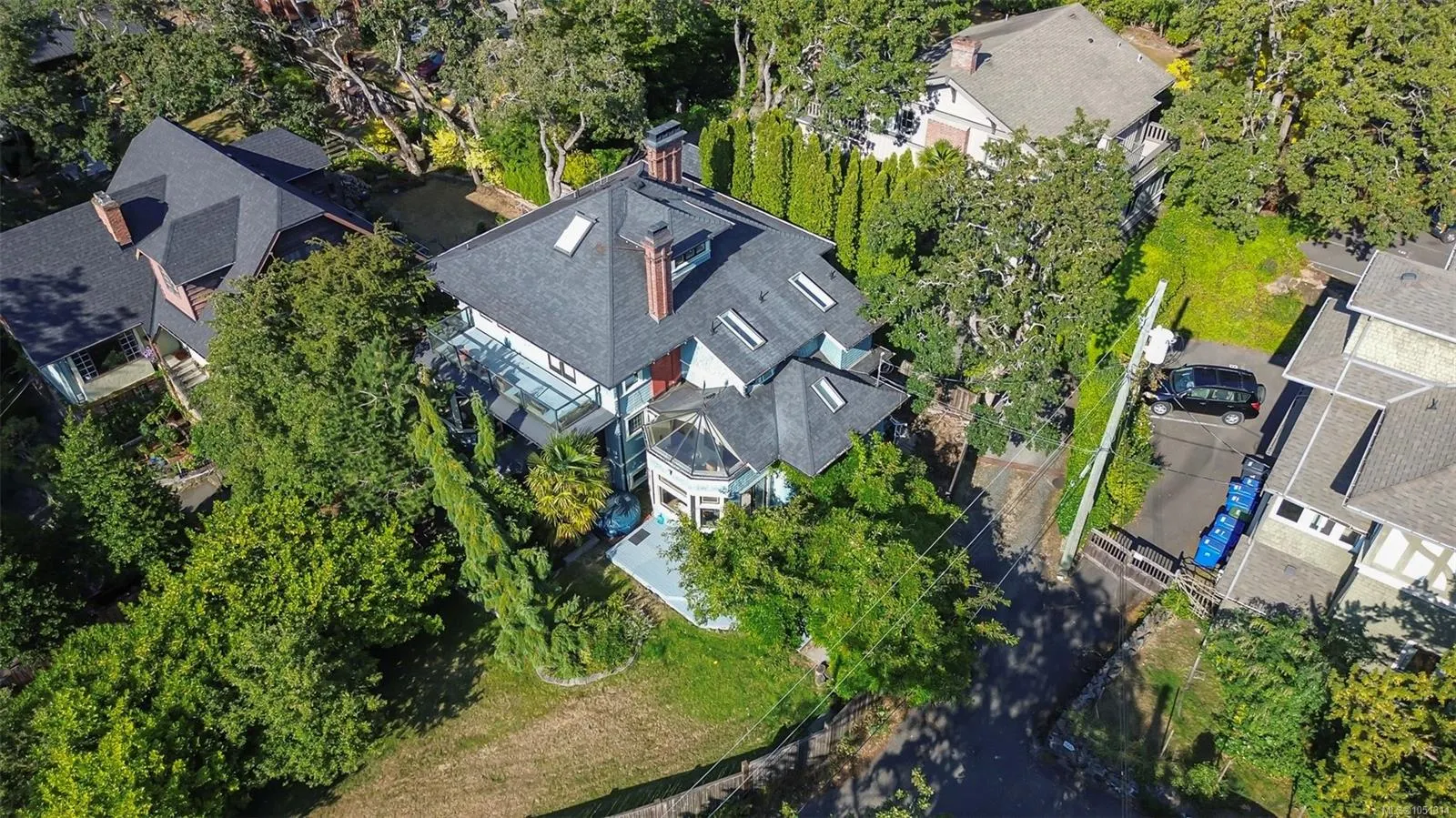 1377 Rockland Ave