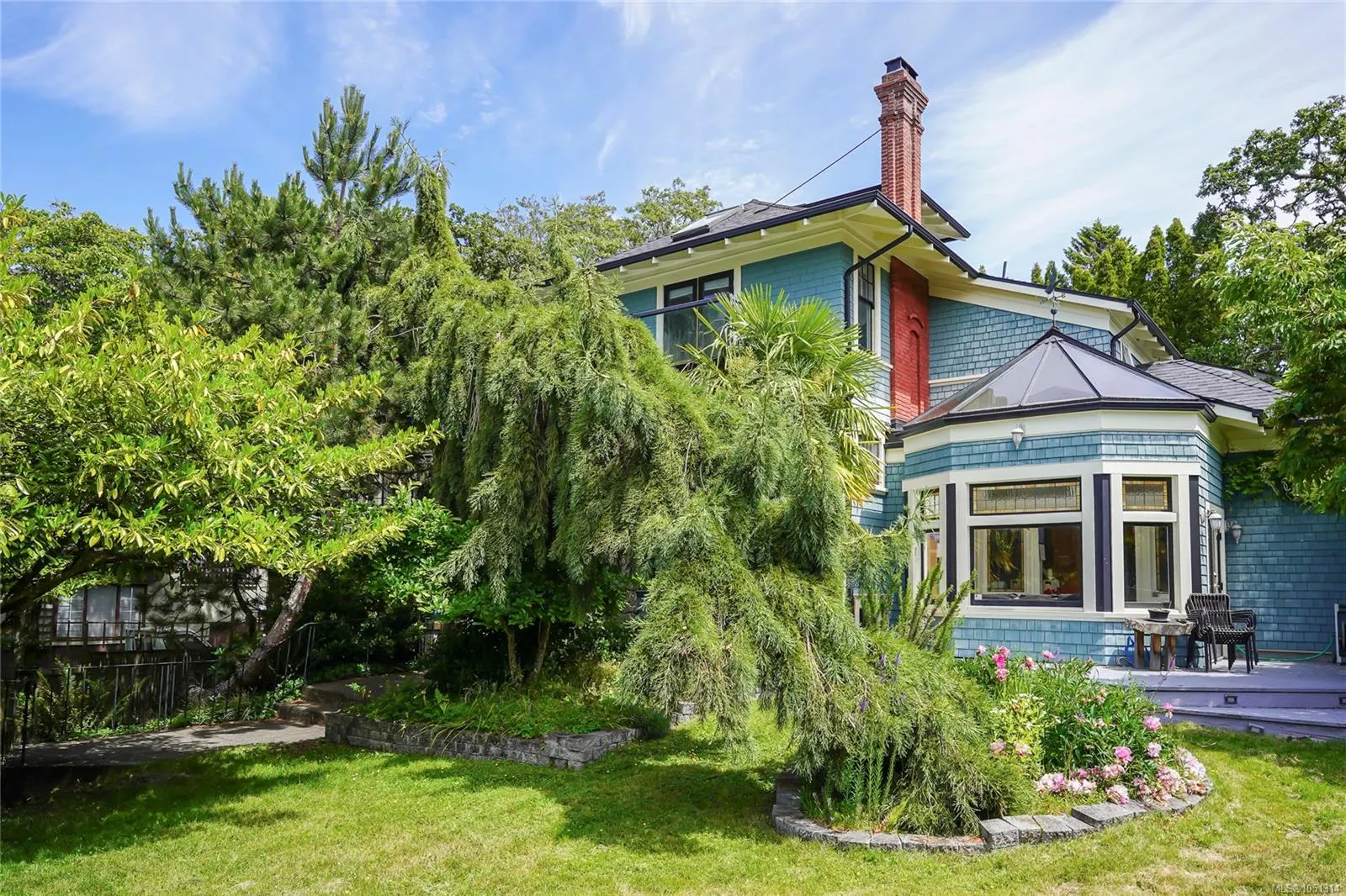 1377 Rockland Ave
