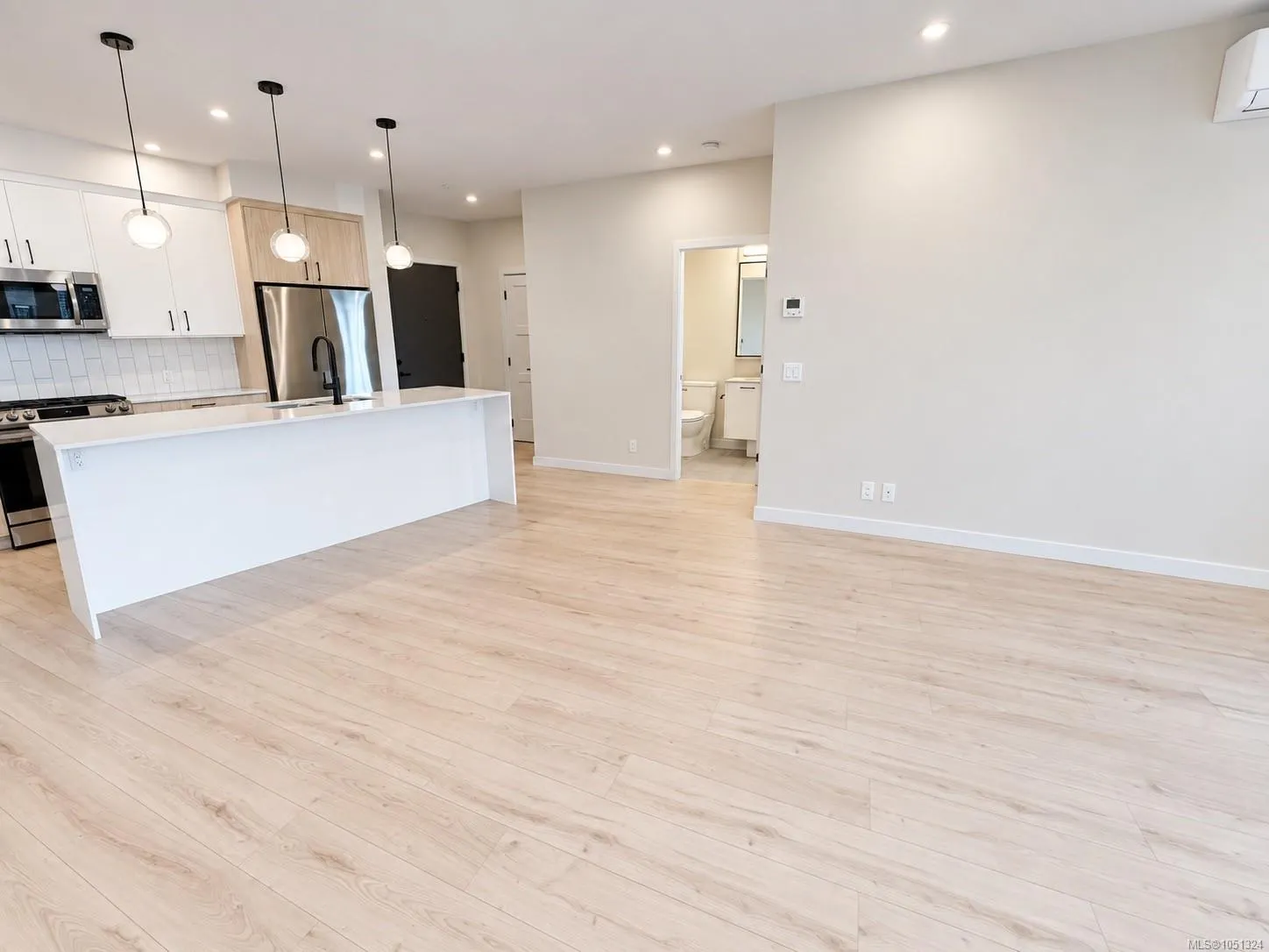 958 Pharoah Mews