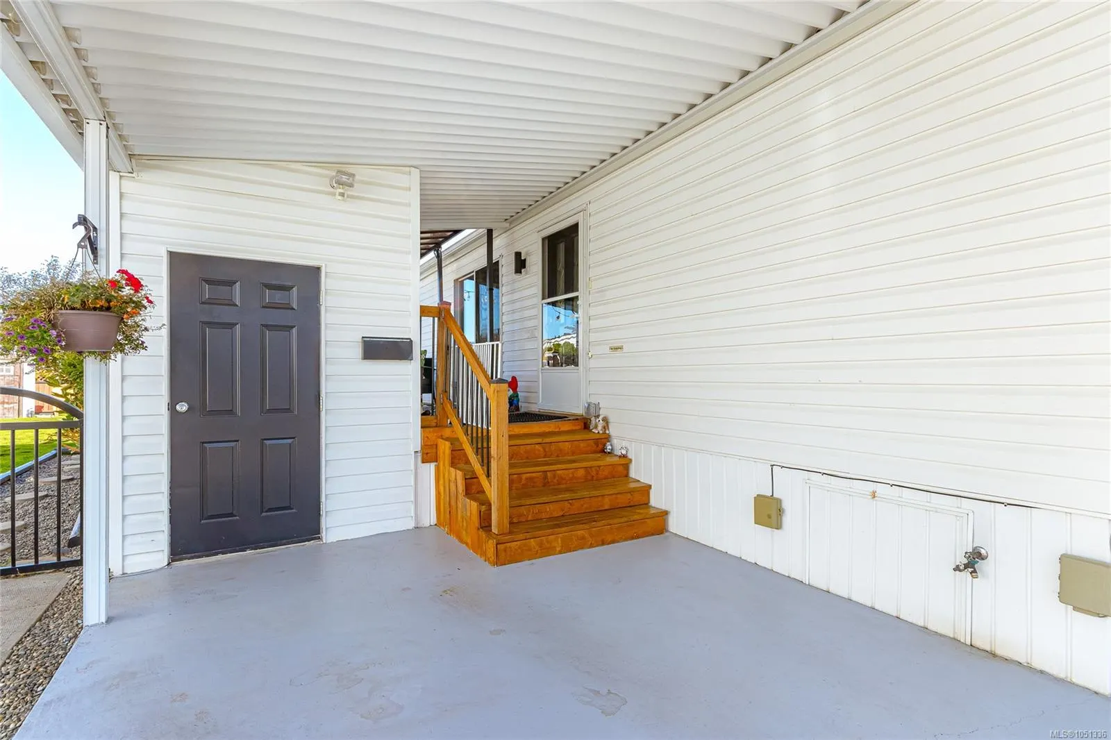 7583 Central Saanich Rd
