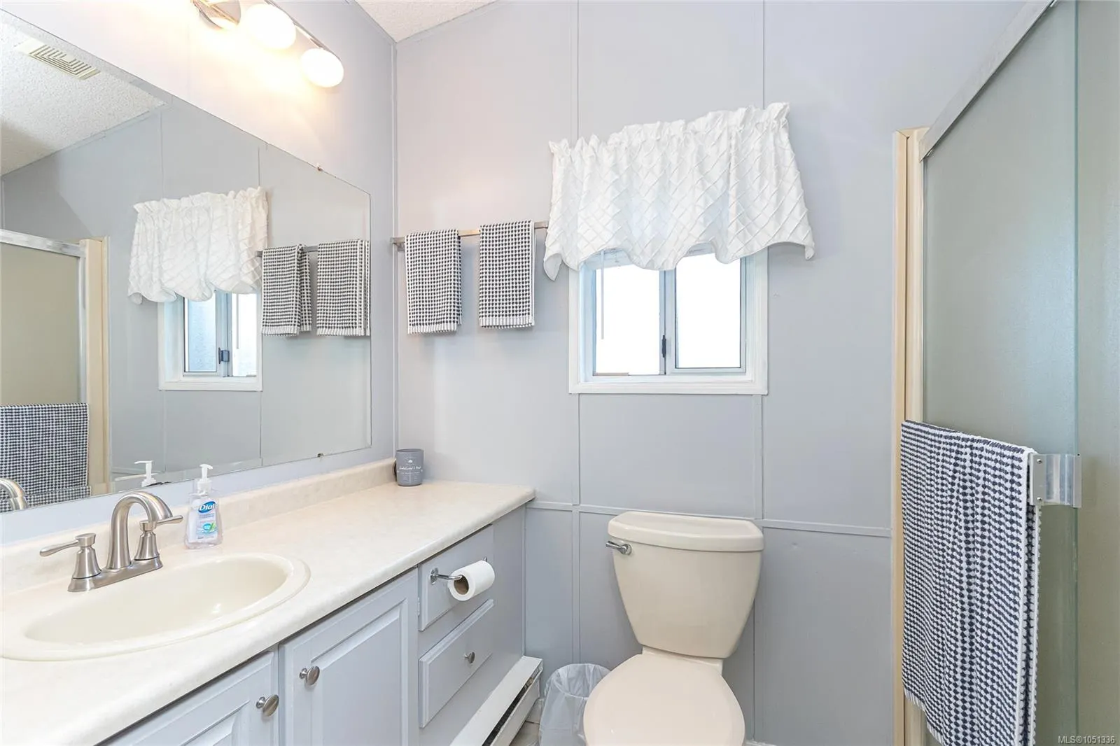 7583 Central Saanich Rd