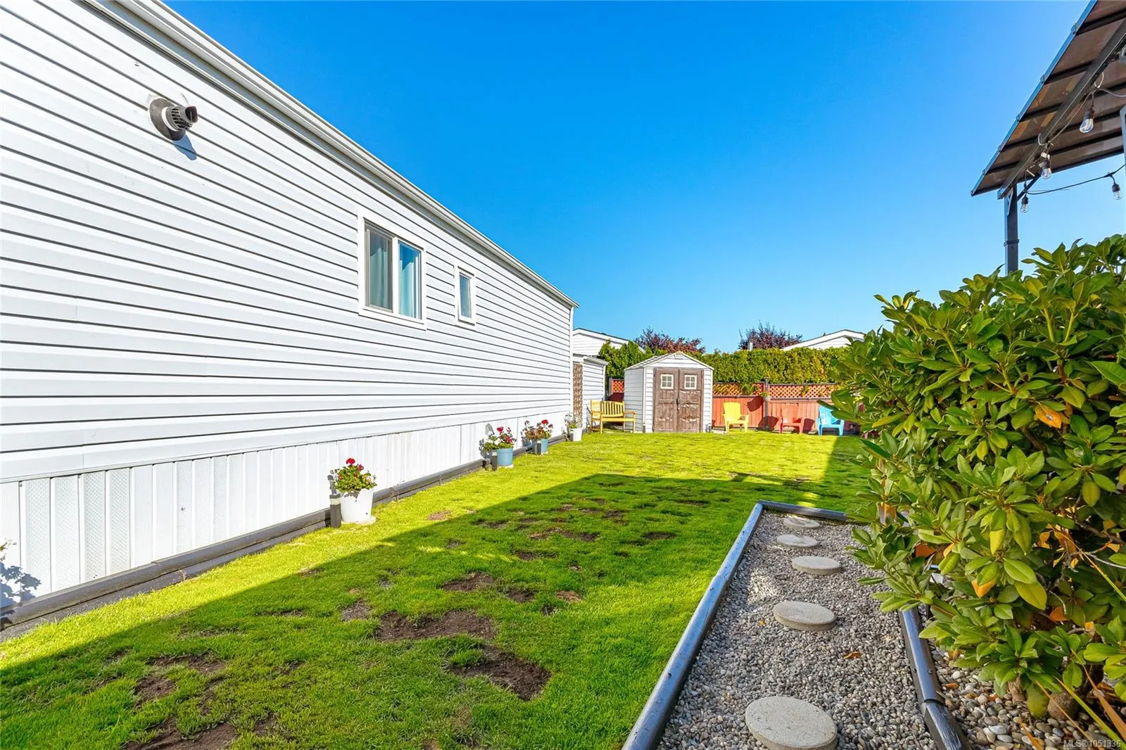 7583 Central Saanich Rd
