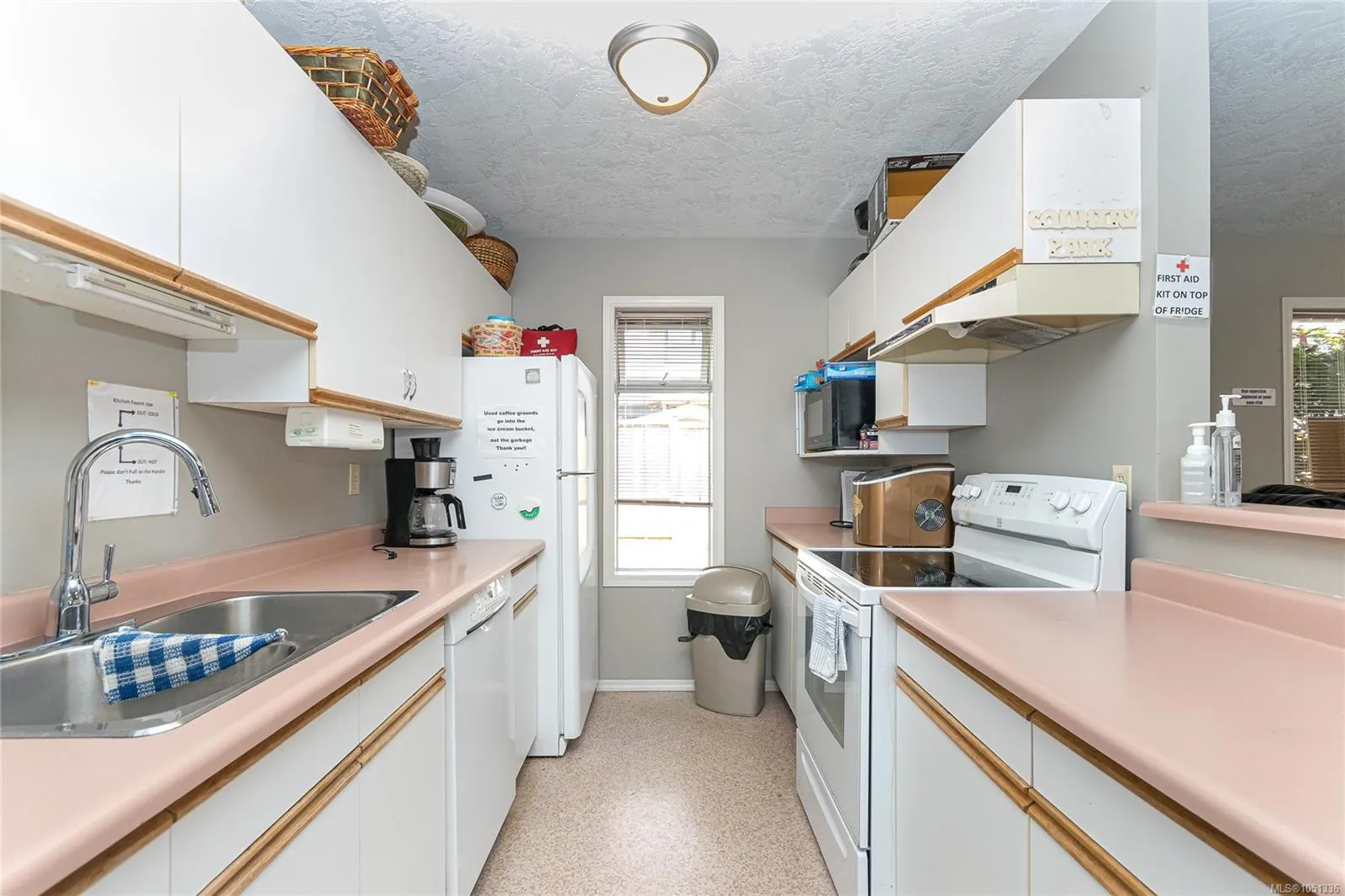 7583 Central Saanich Rd