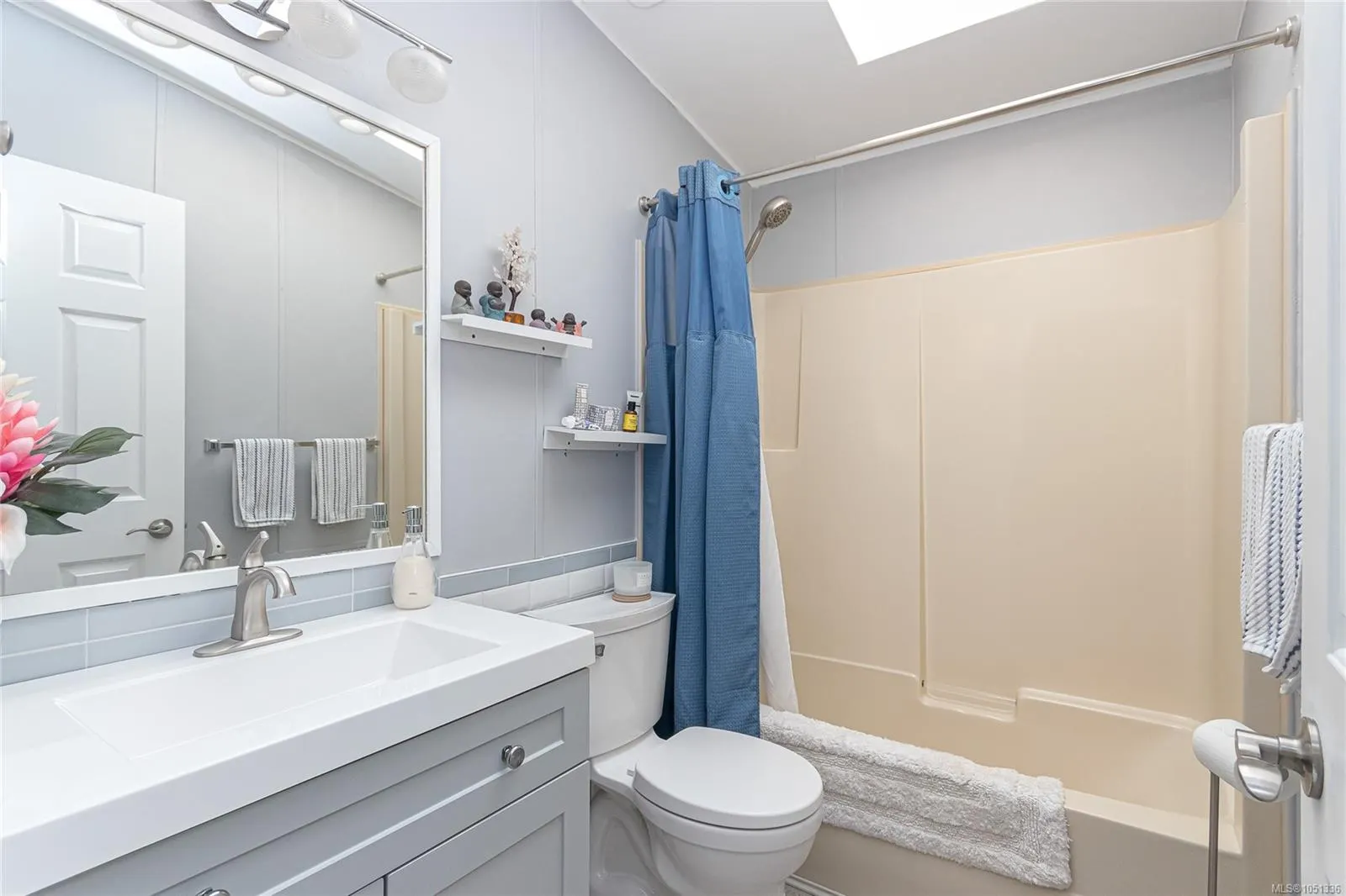7583 Central Saanich Rd