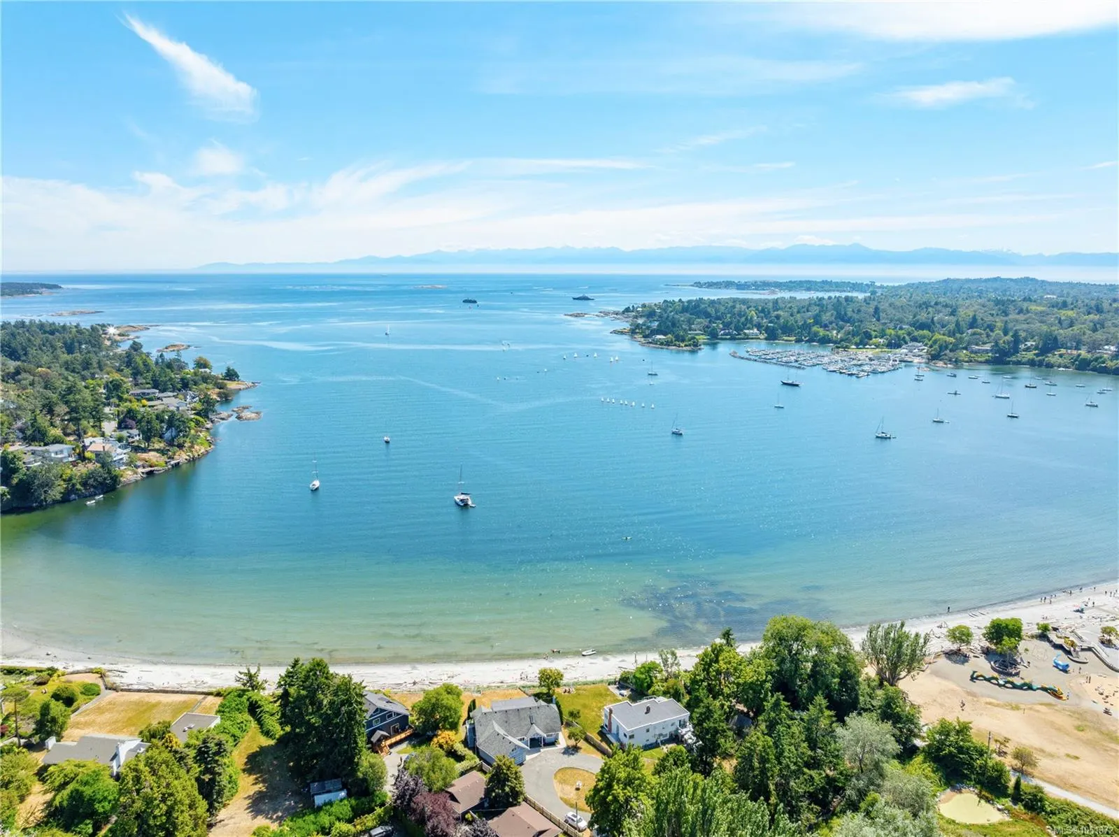 3861 Cadboro Bay Rd