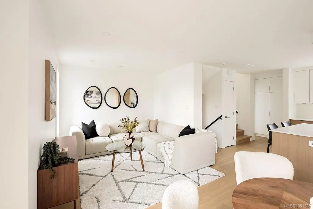 2268 Bowker Ave