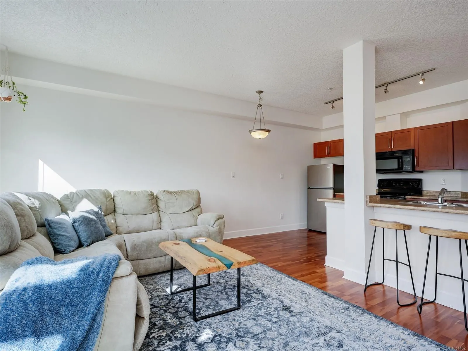 1156 Colville Rd