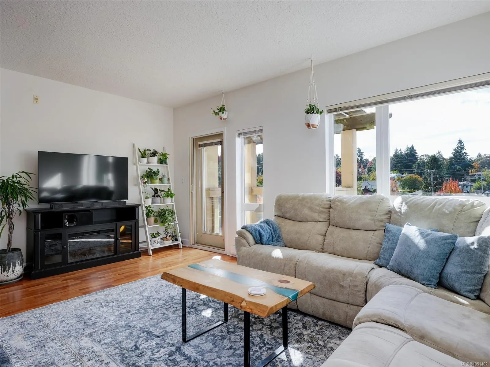 1156 Colville Rd