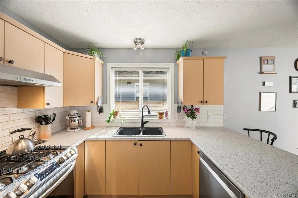 7570 Tetayut Rd