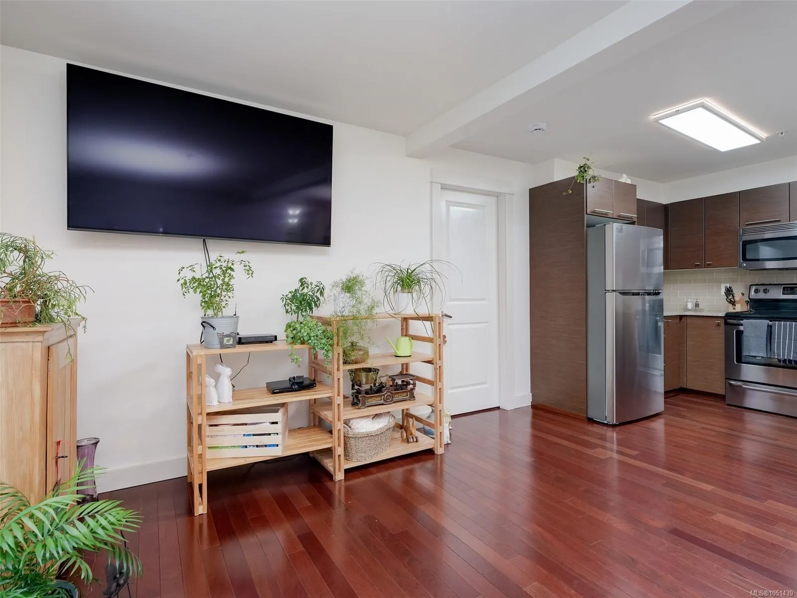 1315 Esquimalt Rd