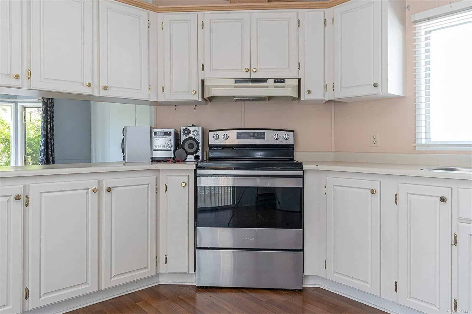 7583 Central Saanich Rd