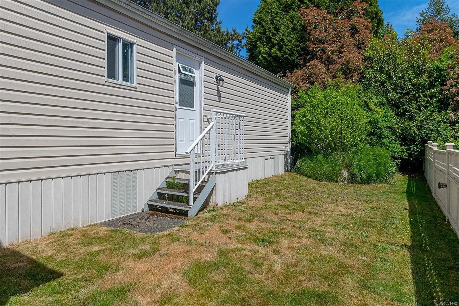 7583 Central Saanich Rd