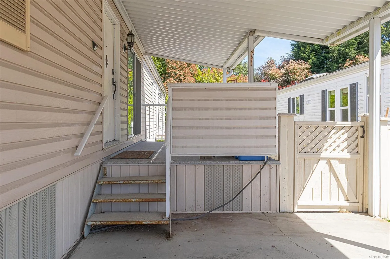 7583 Central Saanich Rd