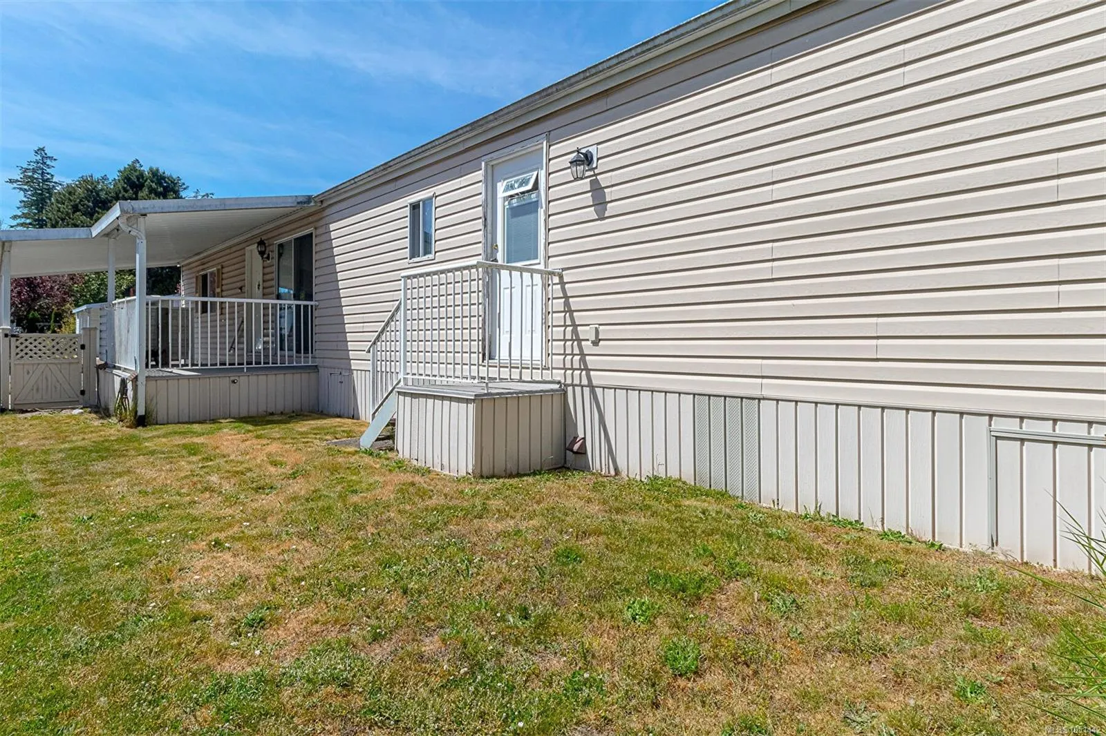 7583 Central Saanich Rd