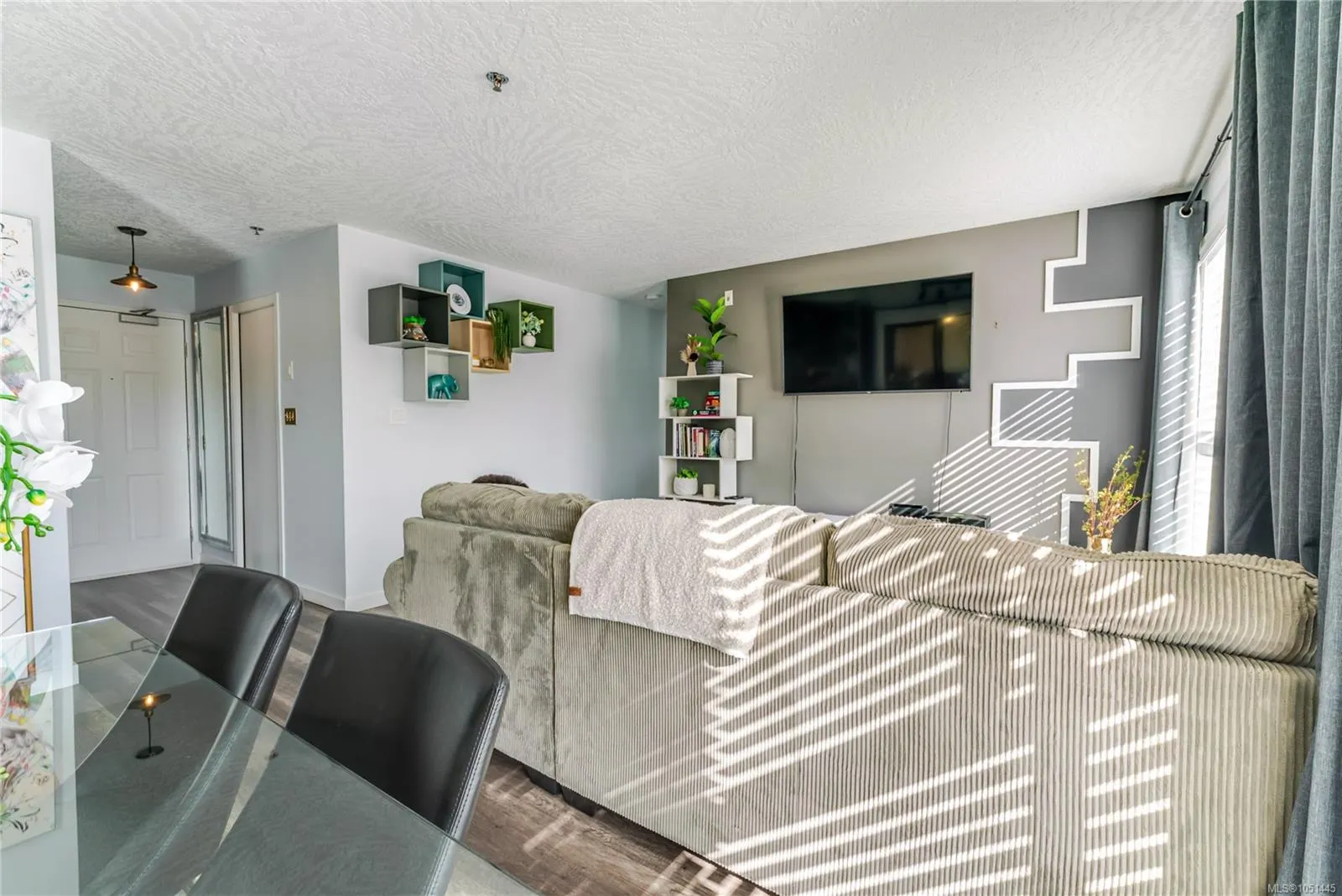 3460 Quadra St
