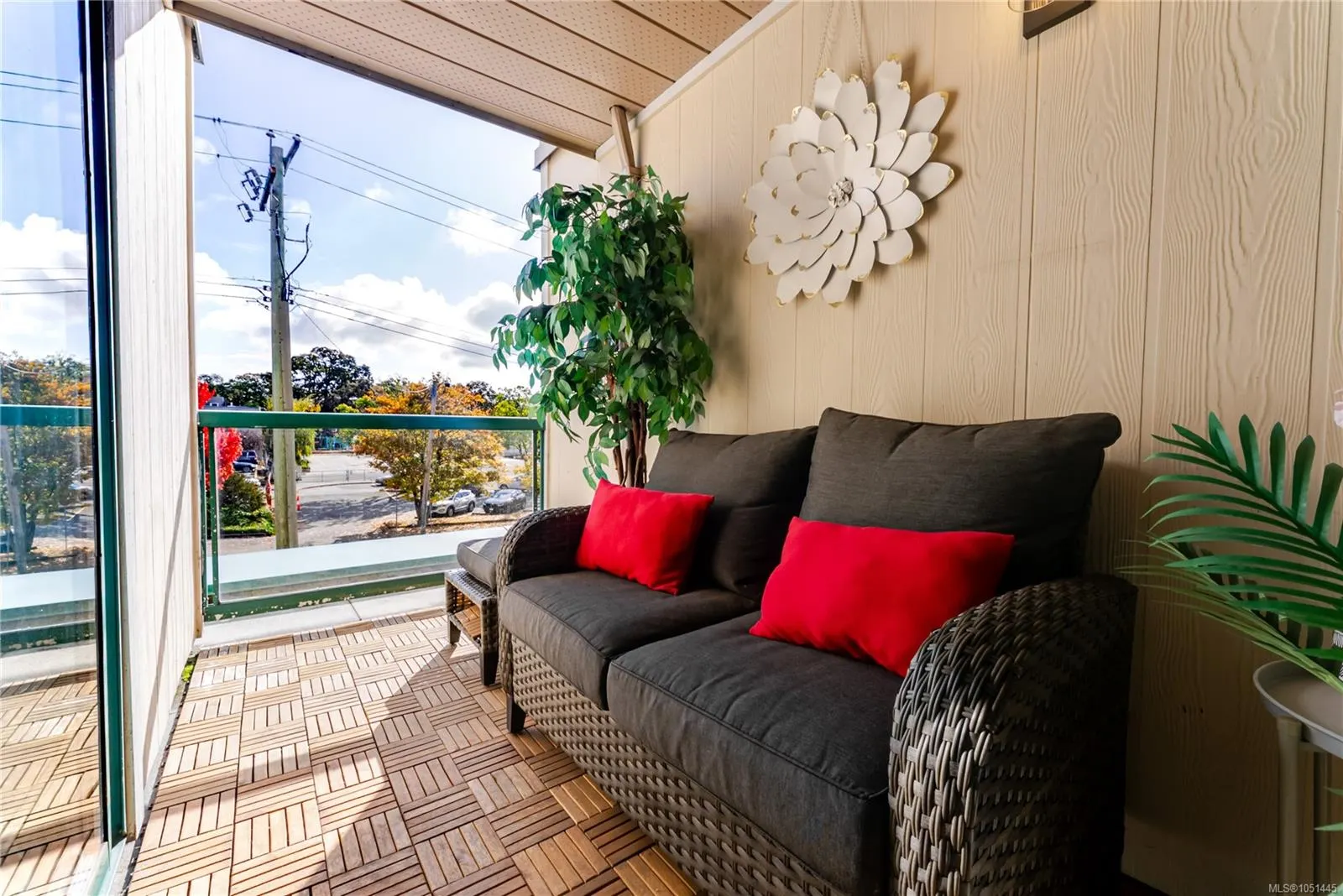 3460 Quadra St