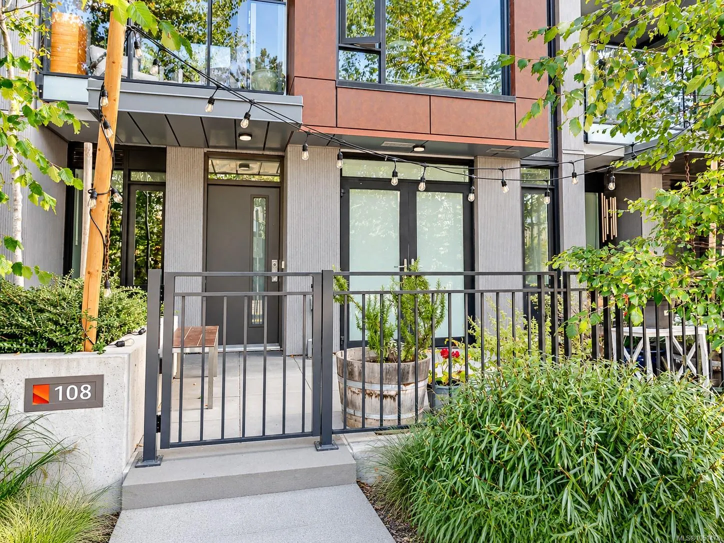 369 Tyee Rd