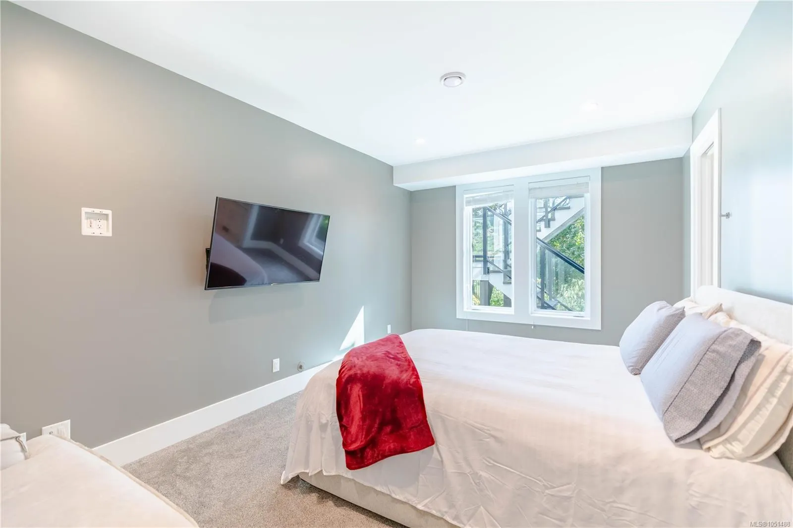 2230 Compass Pointe Pl