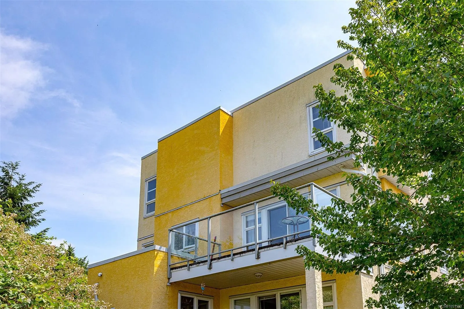908 Brock Ave