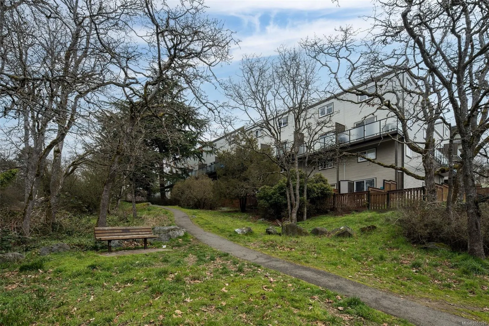 991 Cloverdale Ave