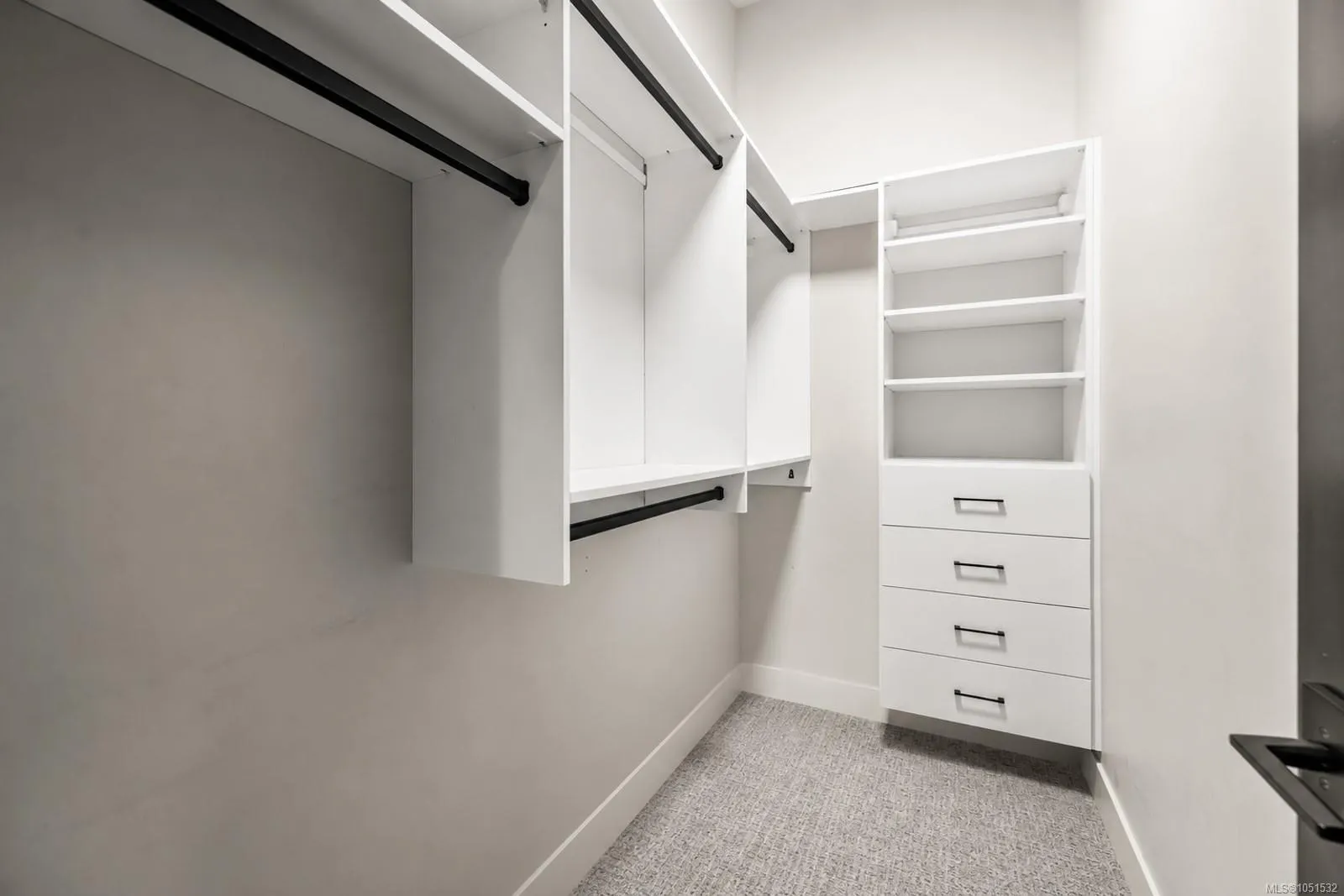 2215 Riviera Pl