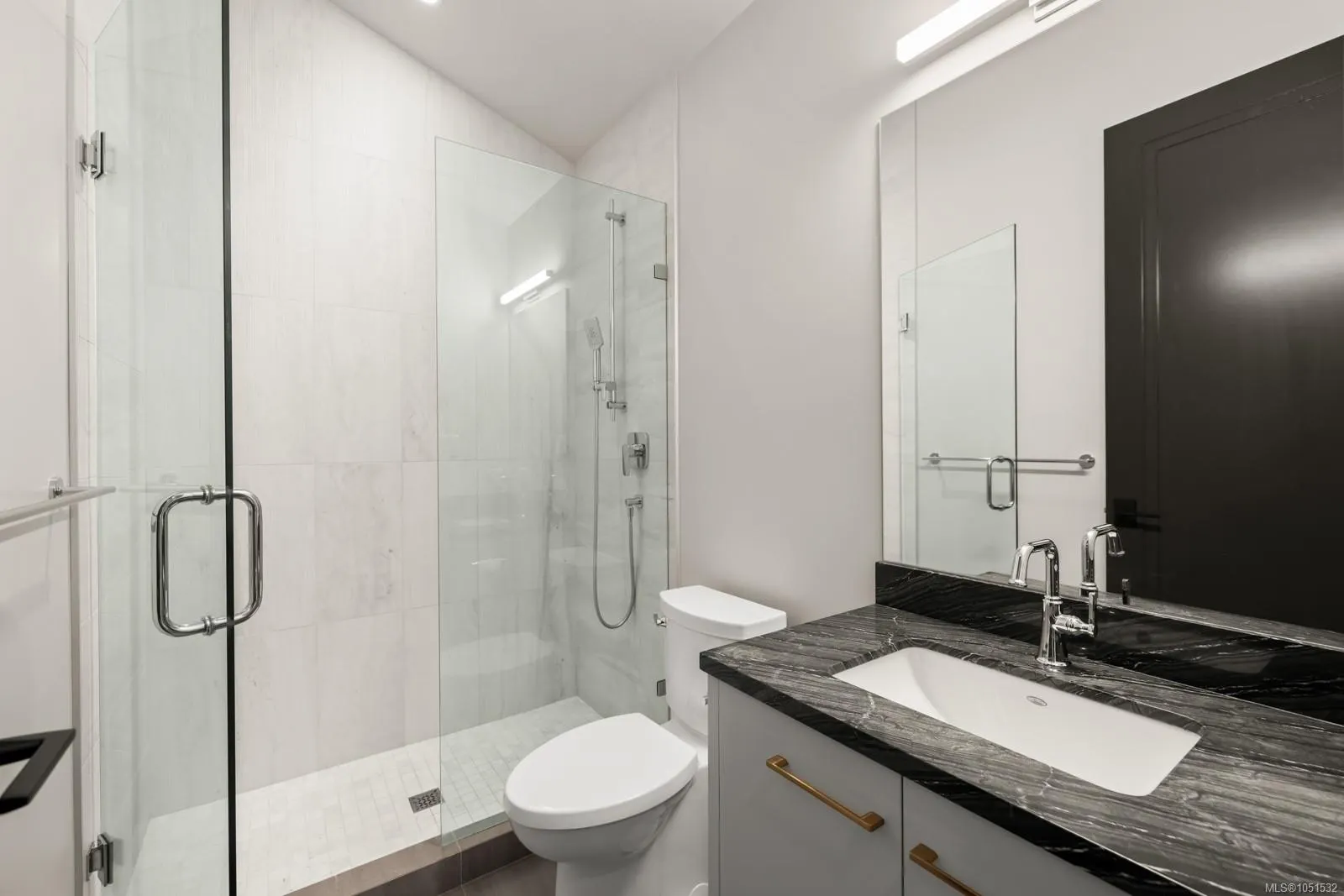 2215 Riviera Pl