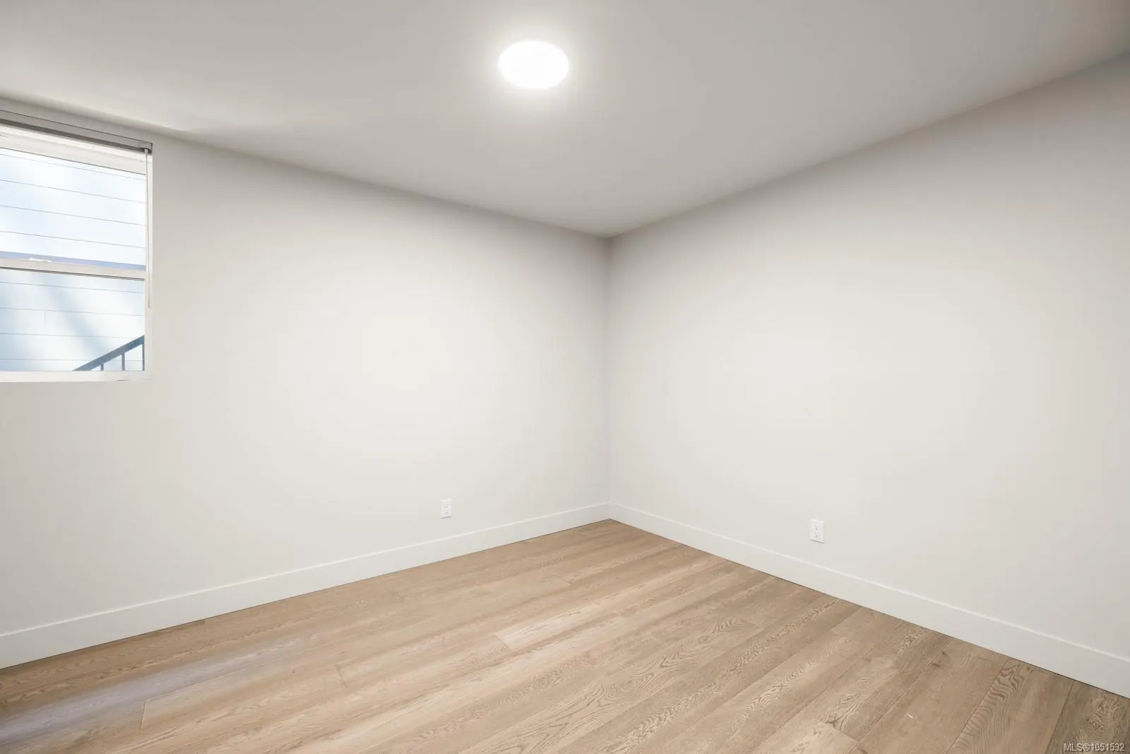 2215 Riviera Pl