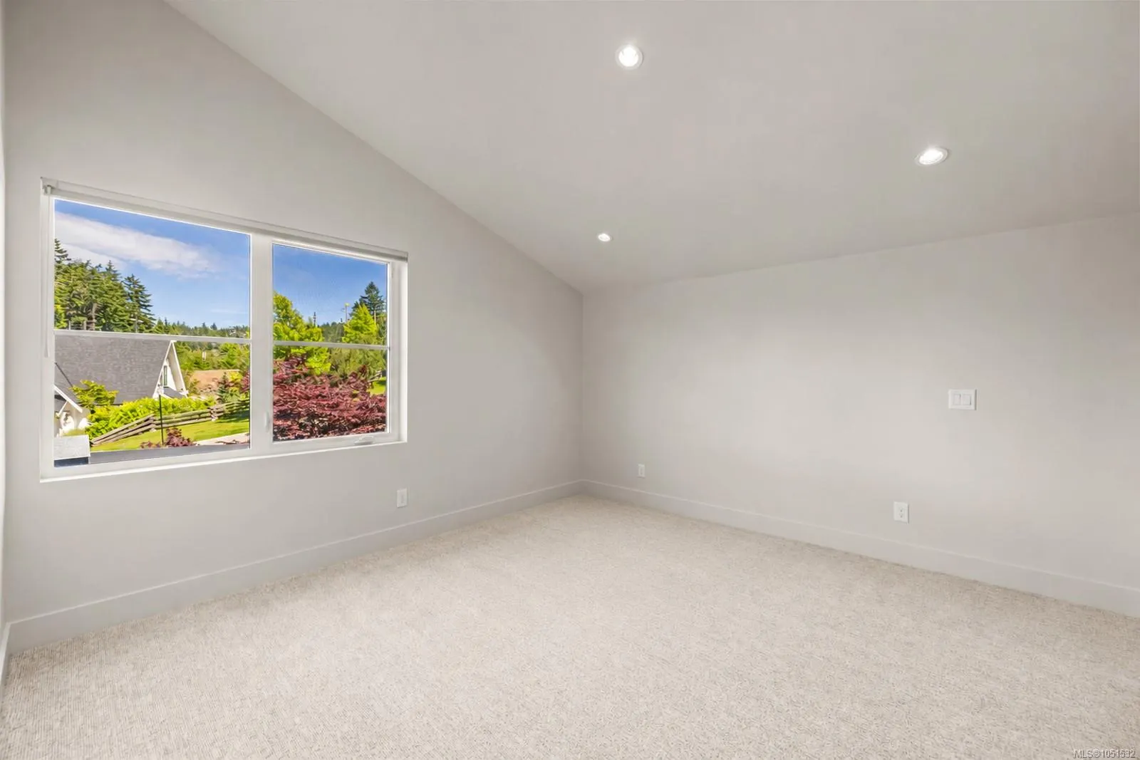 2215 Riviera Pl