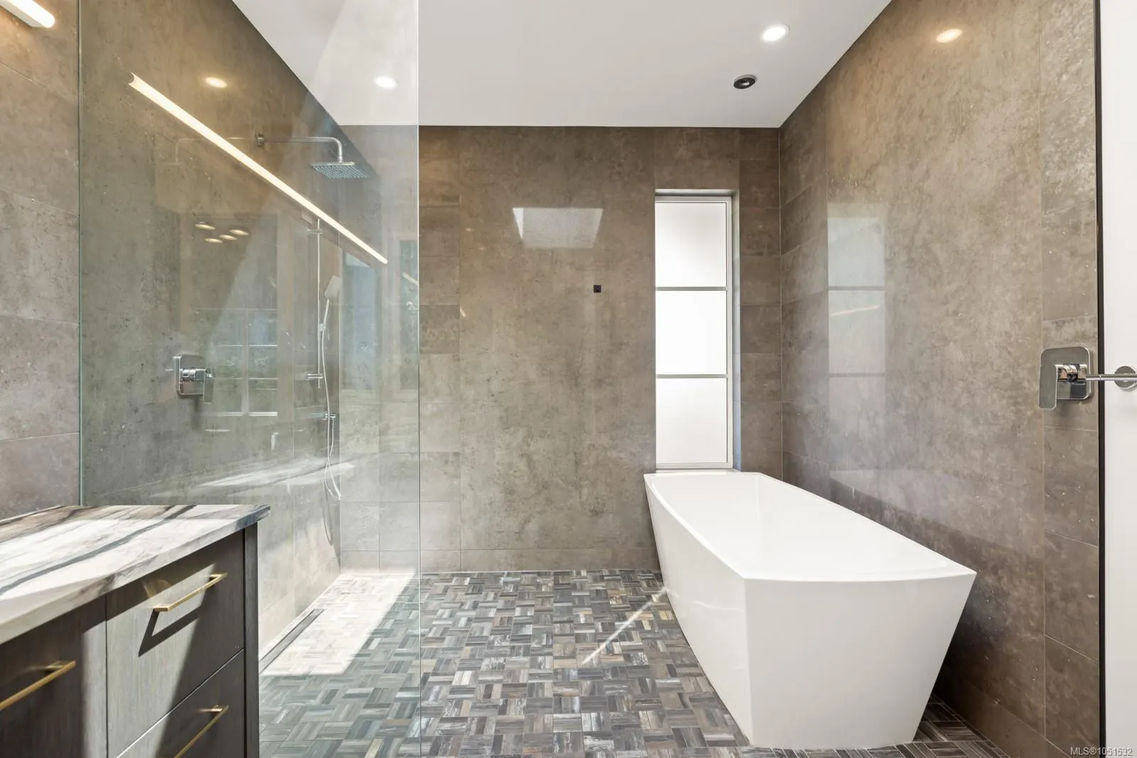 2215 Riviera Pl