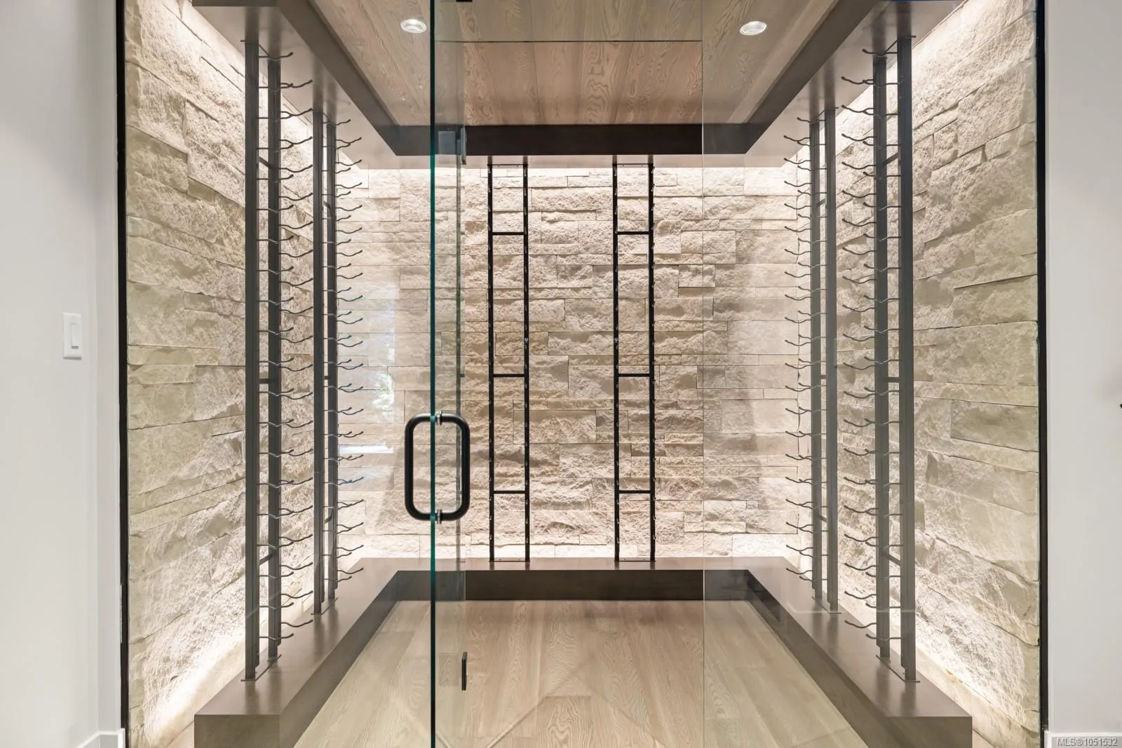 2215 Riviera Pl