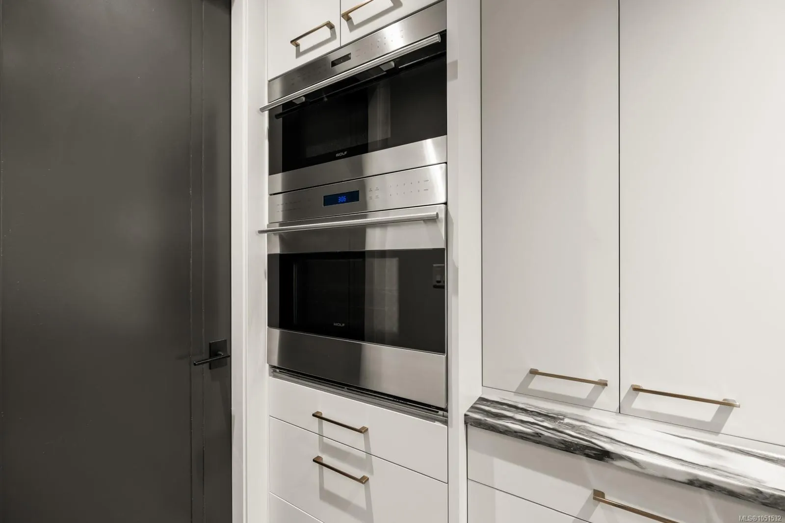 2215 Riviera Pl