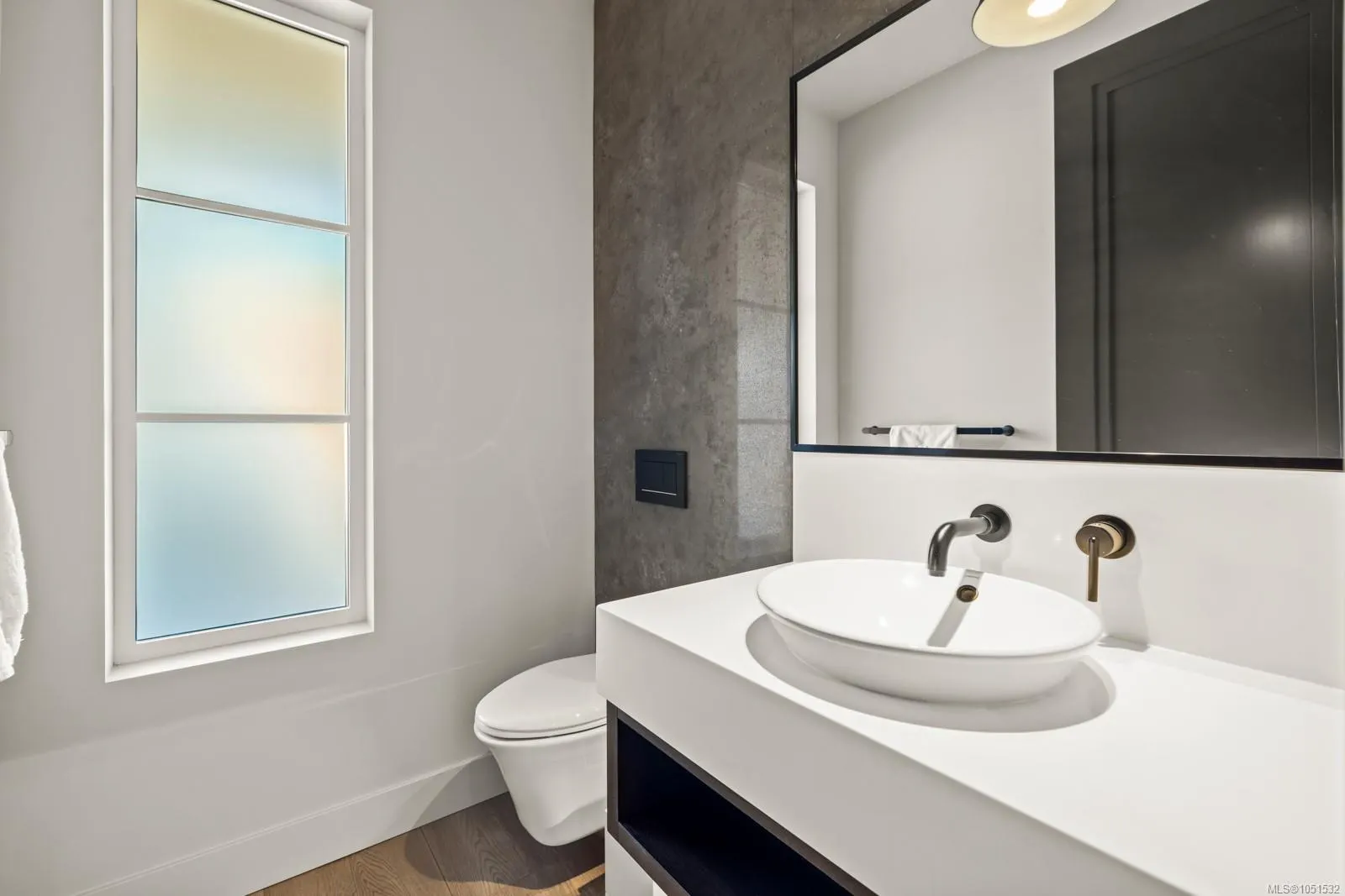 2215 Riviera Pl