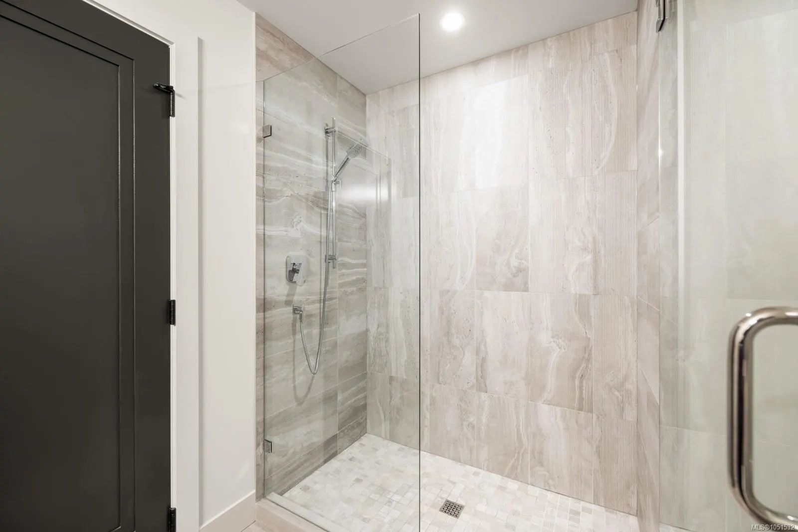 2215 Riviera Pl