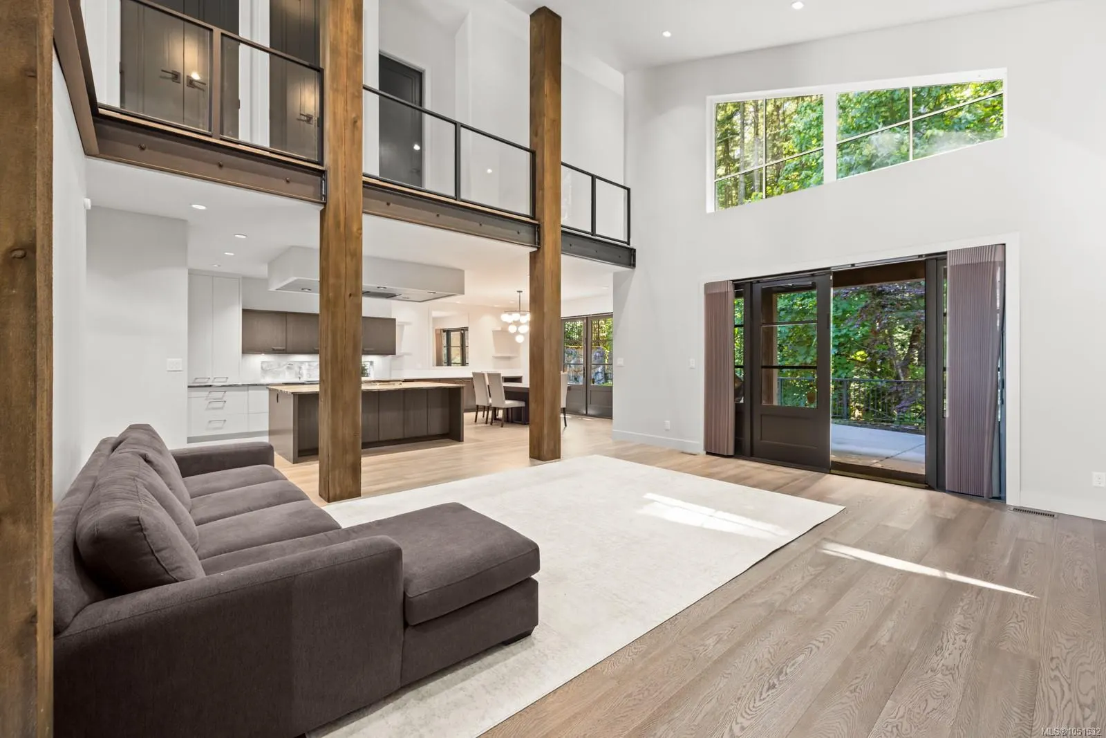 2215 Riviera Pl