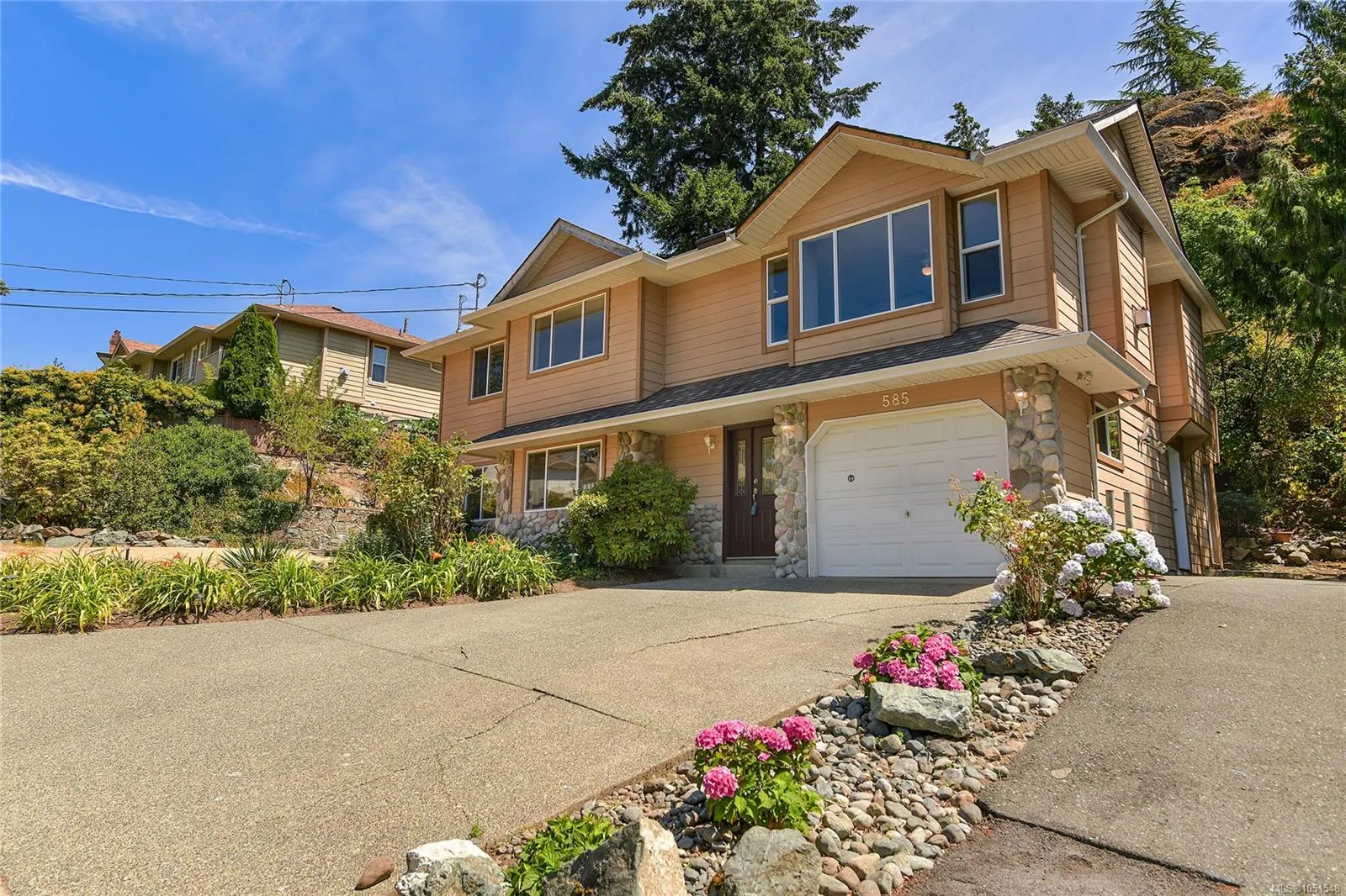 585 HANSEN Ave