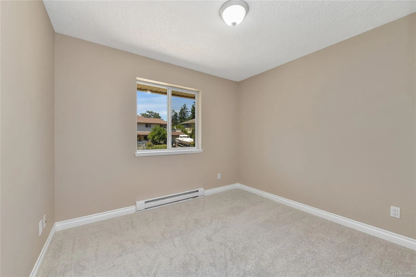 585 HANSEN Ave