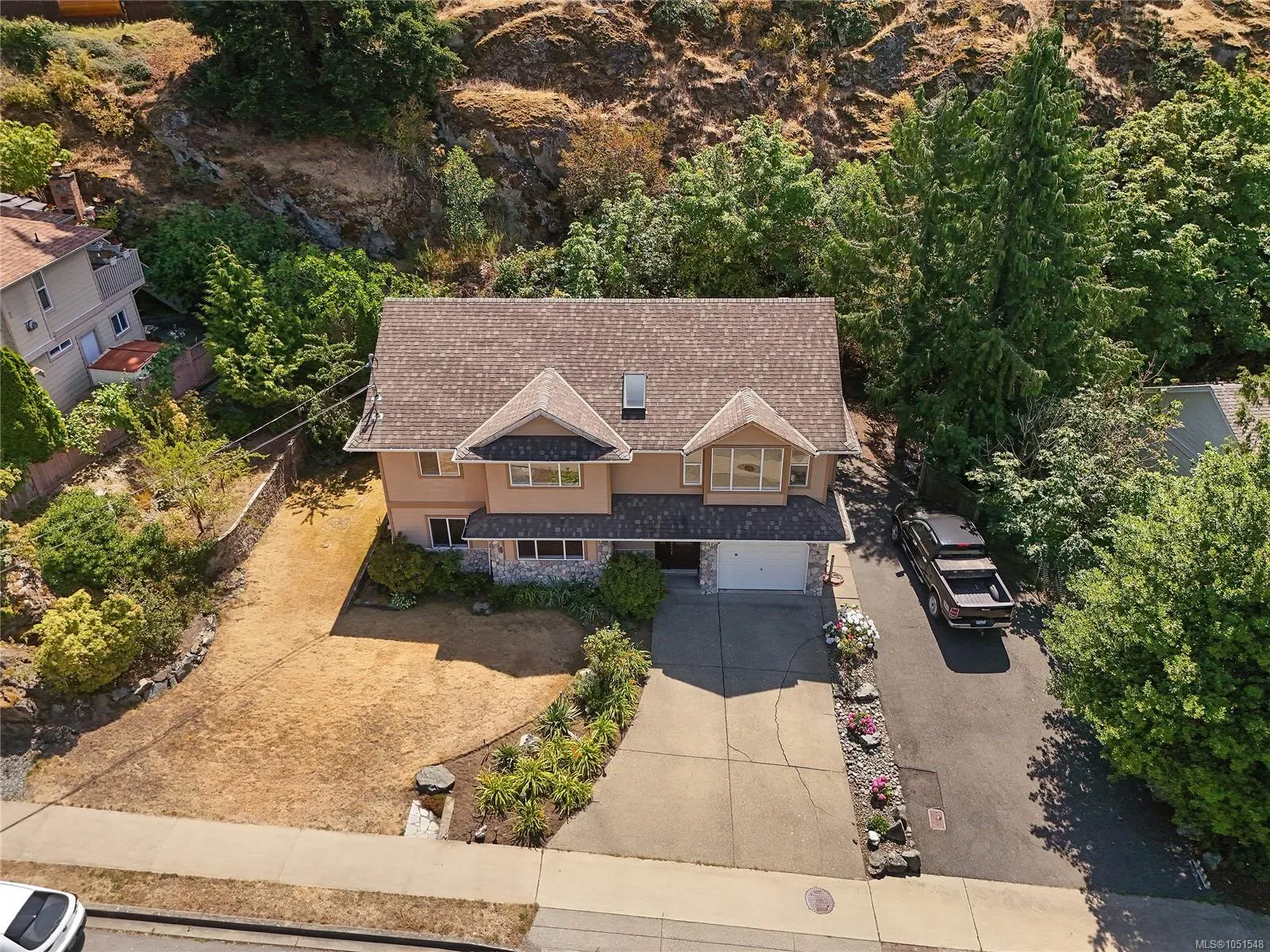 585 HANSEN Ave