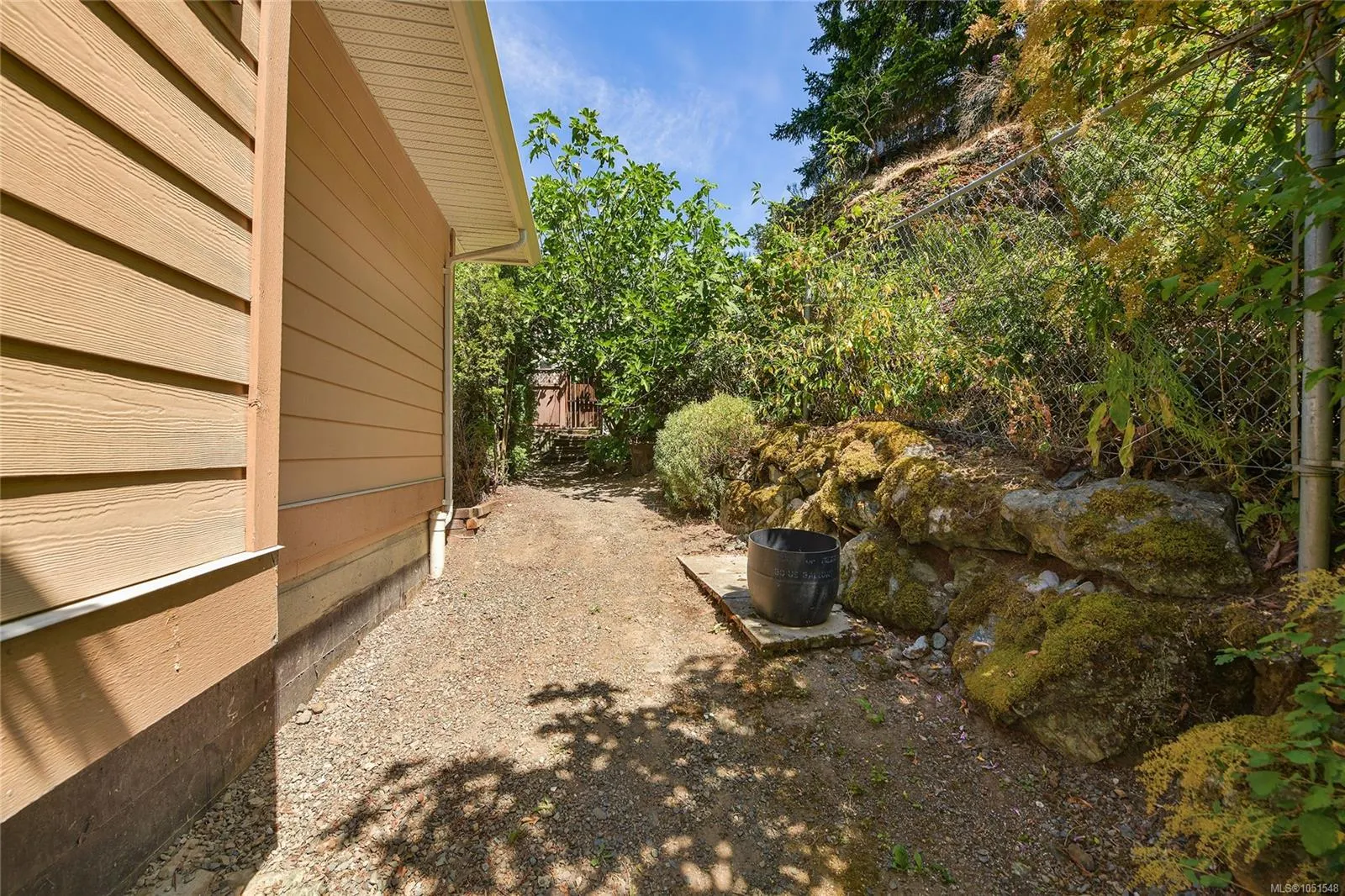 585 HANSEN Ave