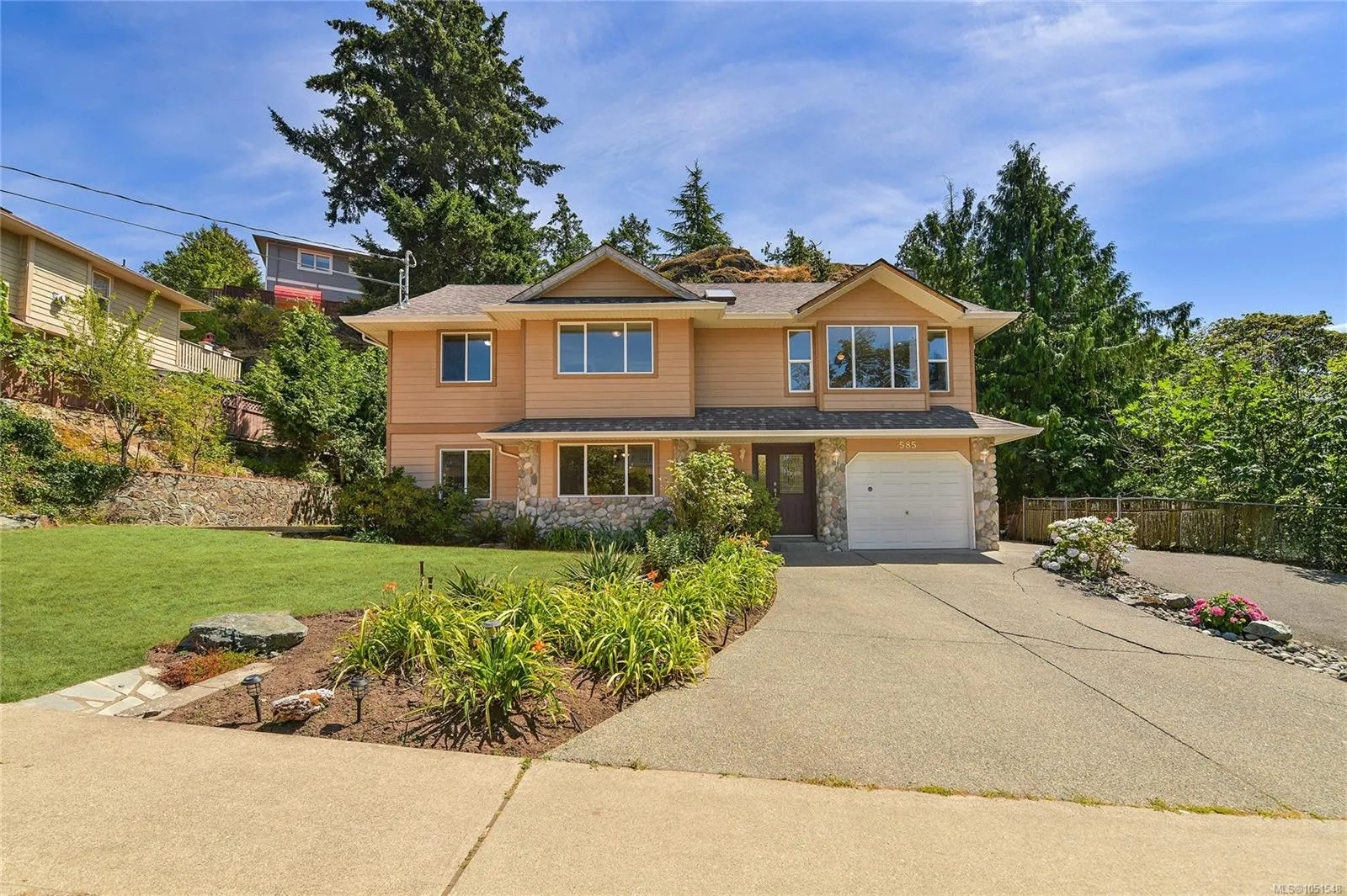 585 HANSEN Ave