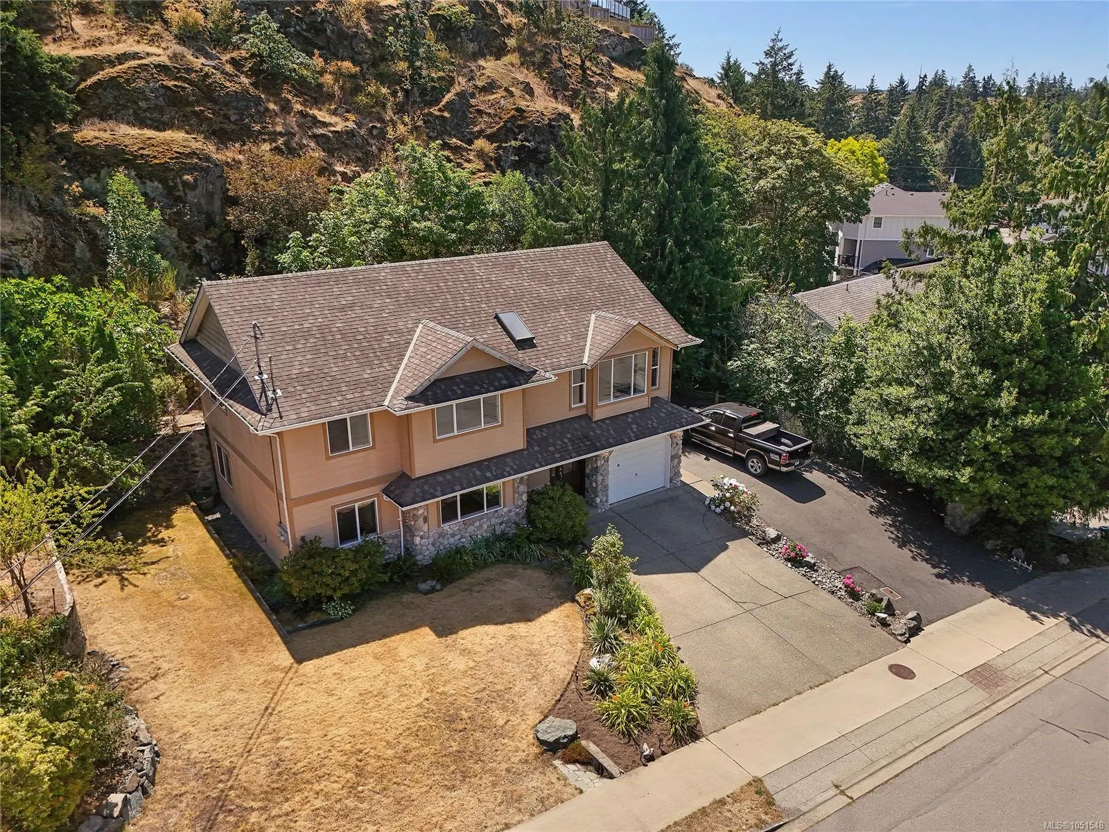 585 HANSEN Ave