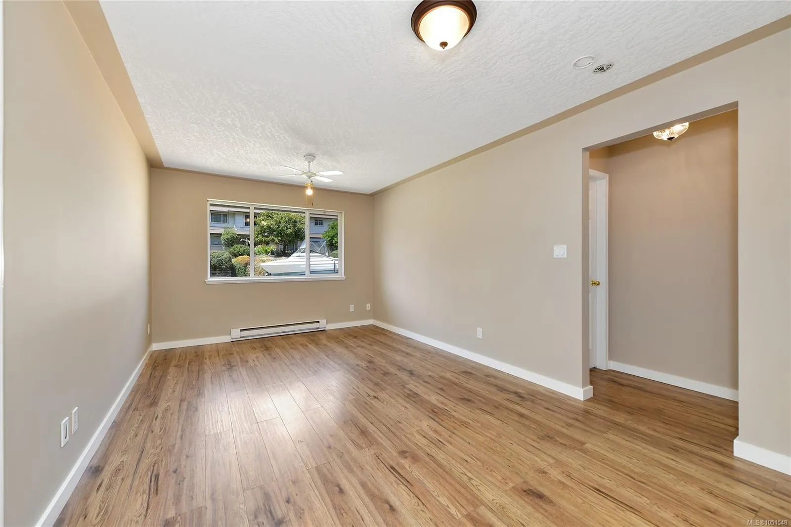 585 HANSEN Ave
