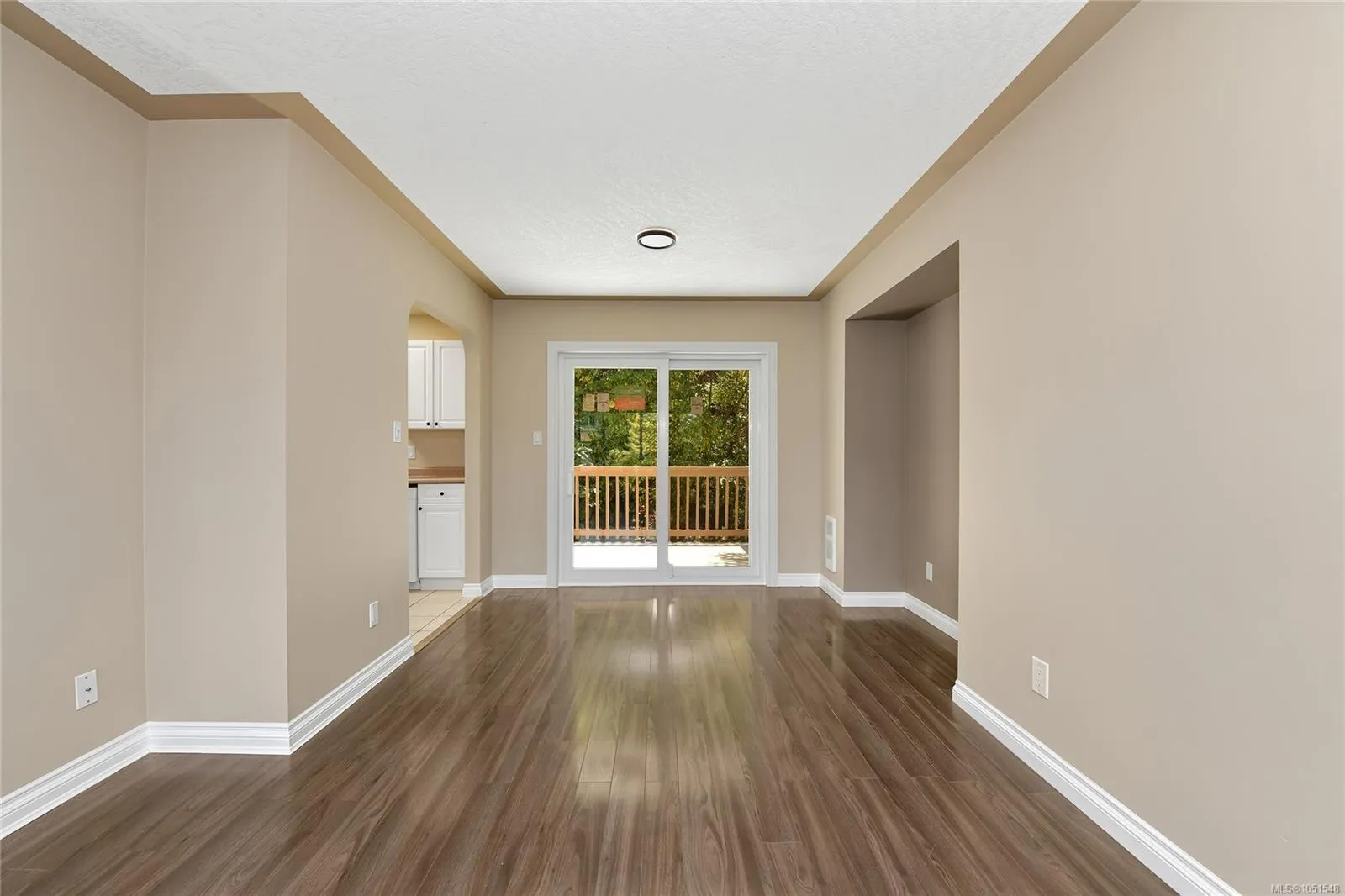 585 HANSEN Ave