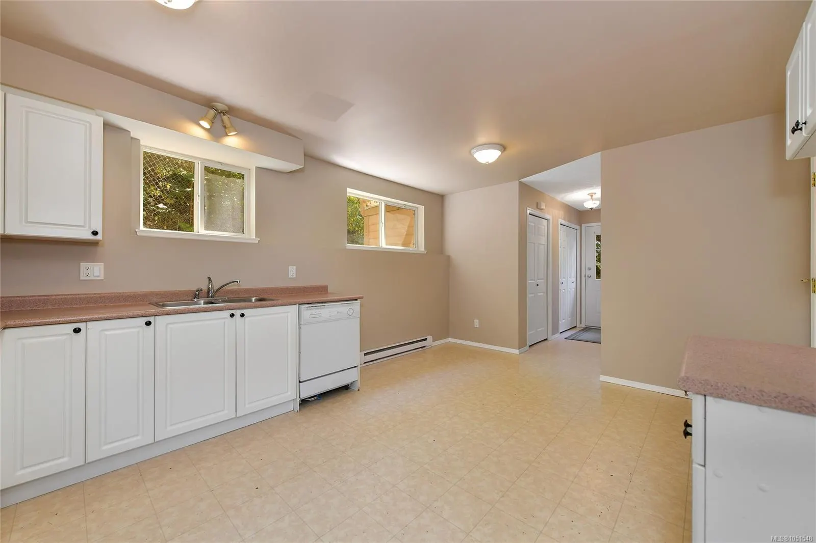 585 HANSEN Ave