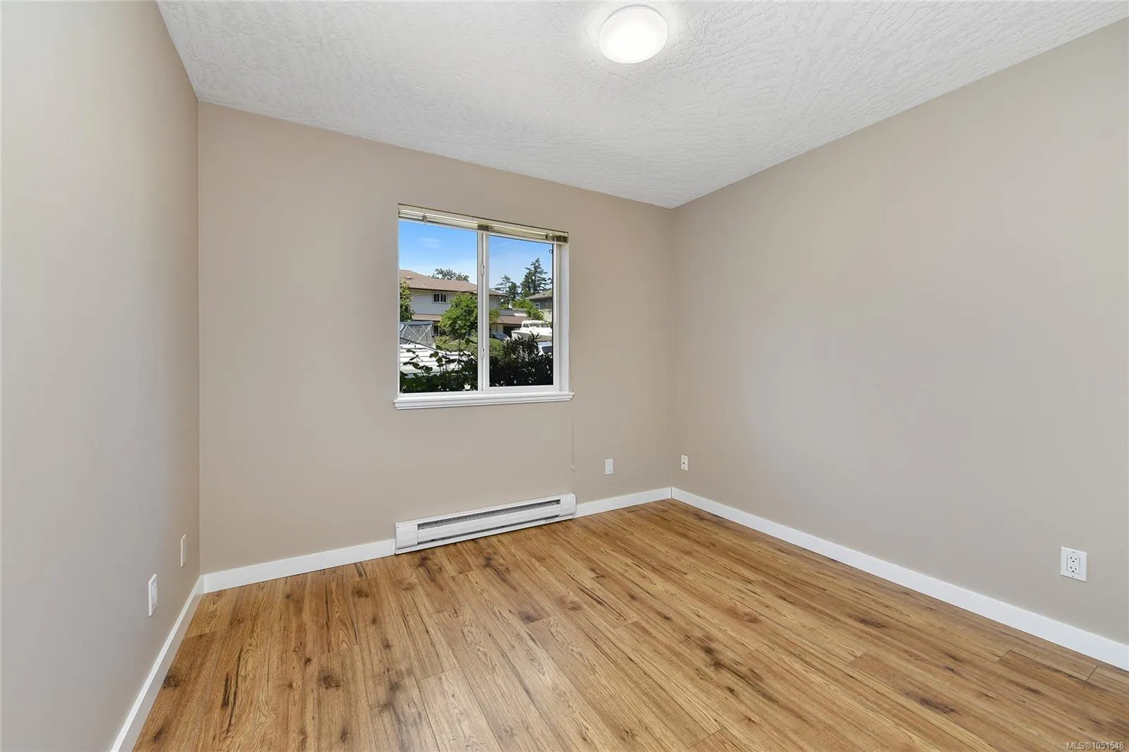 585 HANSEN Ave