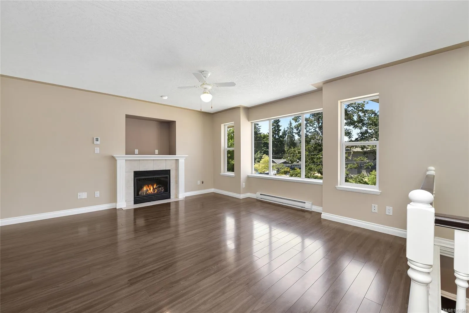 585 HANSEN Ave
