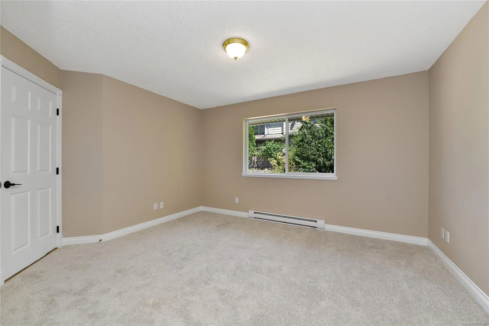 585 HANSEN Ave