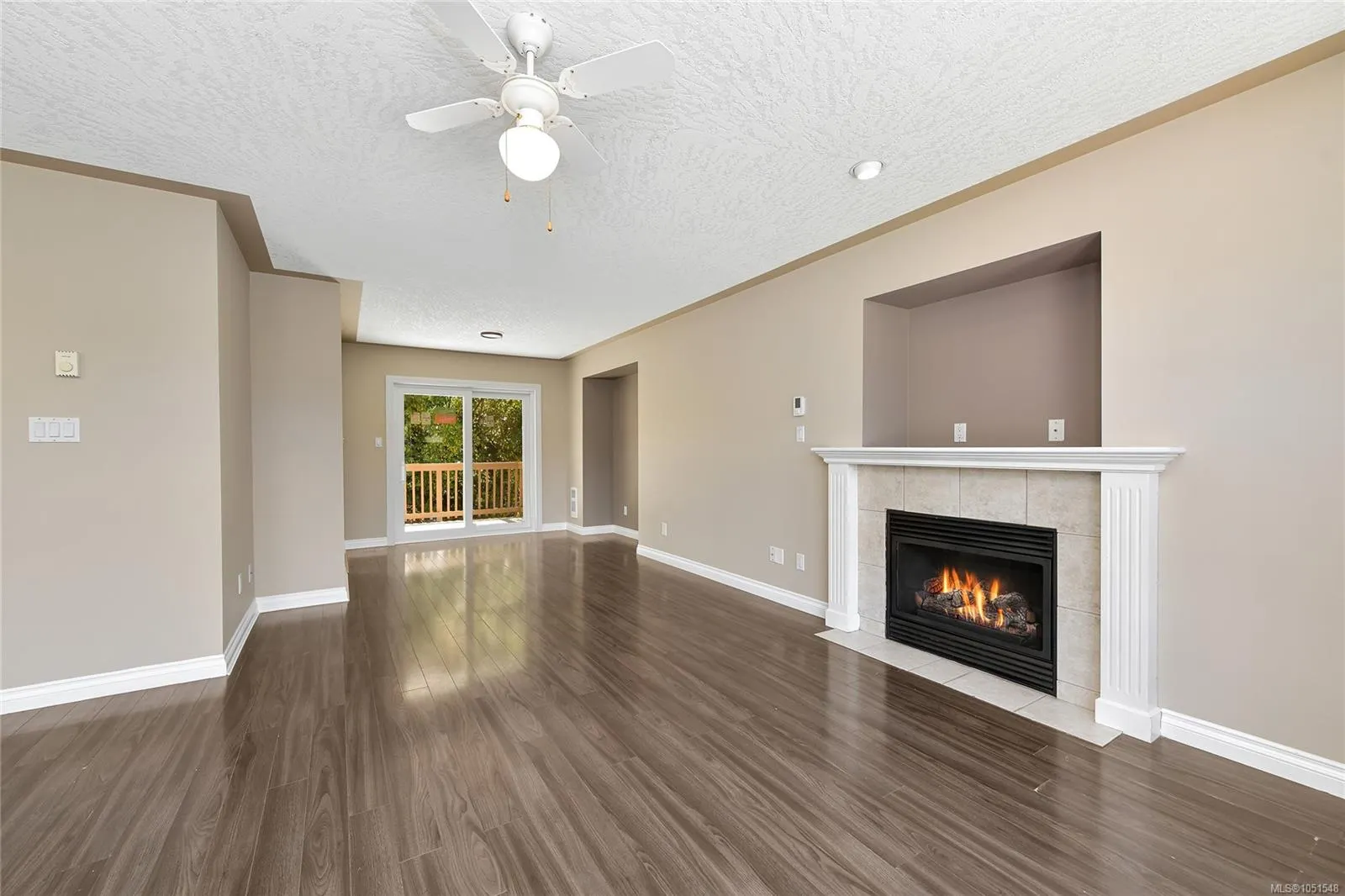 585 HANSEN Ave