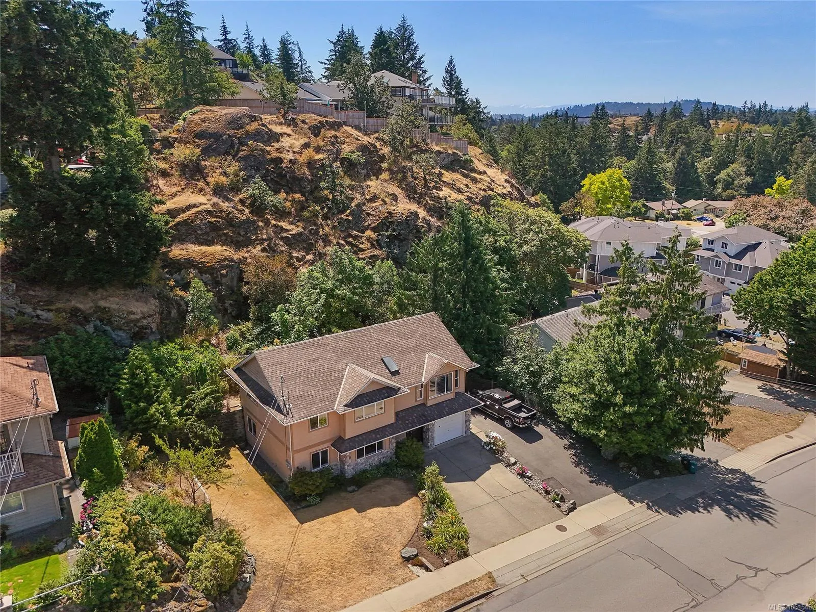 585 HANSEN Ave
